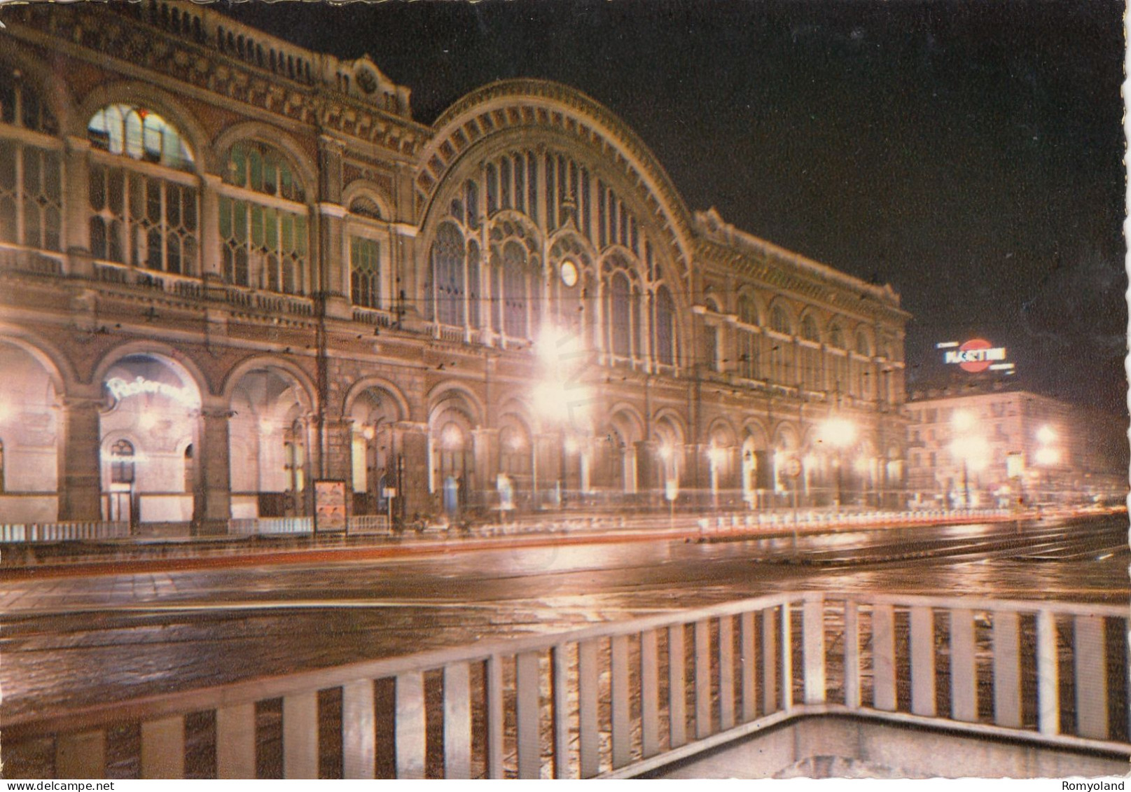 CARTOLINA  TORINO,PIEMONTE-DI NOTTE-STAZIONE DI PORTA NUOVA-CULTURA,RELIGIONE,IMPERO ROMANO,BELLA ITALIA,VIAGGIATA 1961 - Stazione Porta Nuova