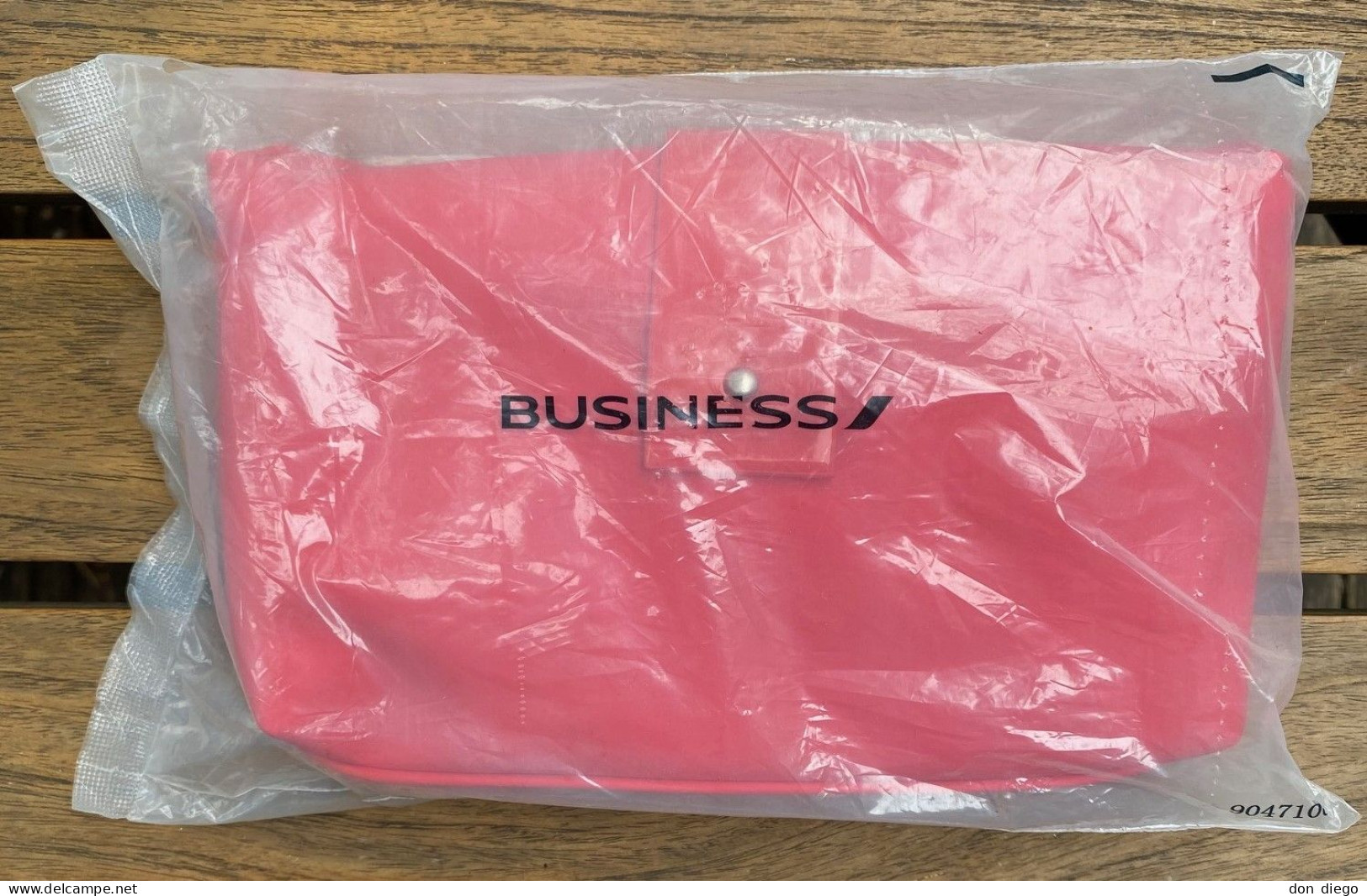 Trousse De Toilette Amenity Kit Fuchsia Air France Business Class / Contenu Intact / Emballage D'origine Scellé - Regalos