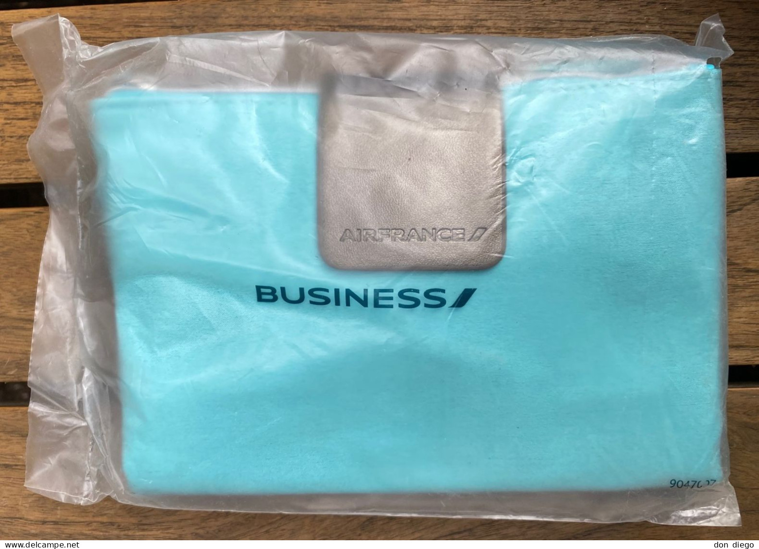 Trousse De Toilette Amenity Kit Bleue Blue Air France Business Class / Contenu Intact / Sous Emballage D'origine Scellé - Regalos