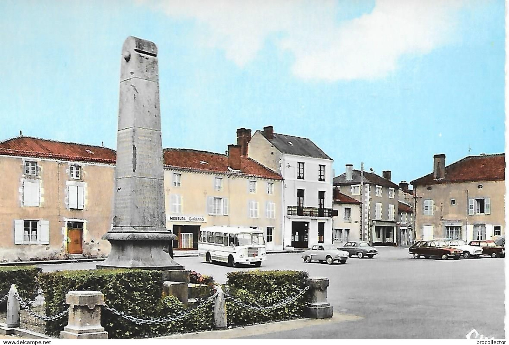 BUSSIERE POITEVINE ( 87 ) -  La Place  (C.P.S.M. , Gd - Ft ) - Bussiere Poitevine