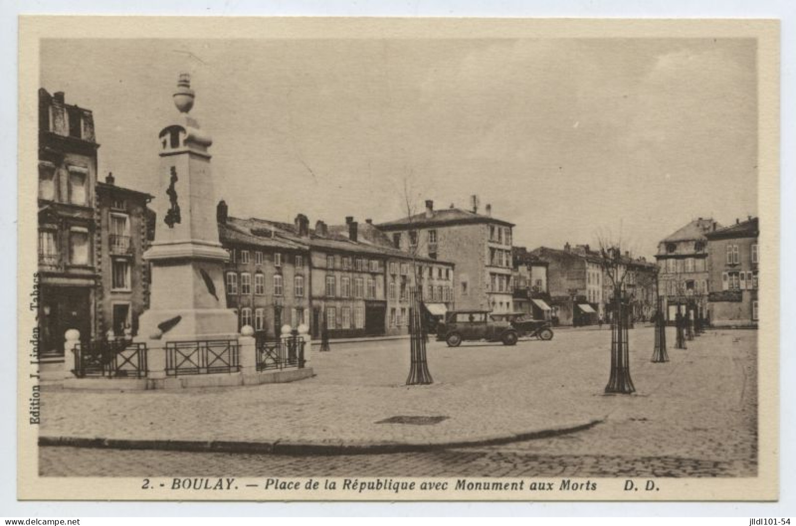 Boulay - Place De La République Avec Monument Aux Morts - Boulay Moselle