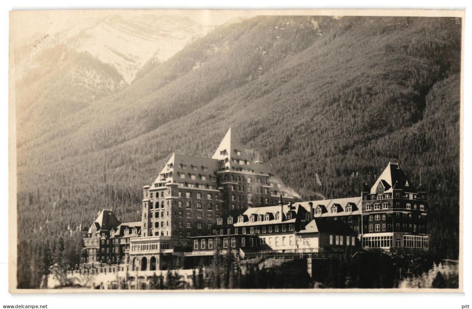 Fairmont Banff Springs Hotel, Canadian Pacific Railway Hotel 1920s Unused Photo Postcard. Publisher Noble, Banff - Banff