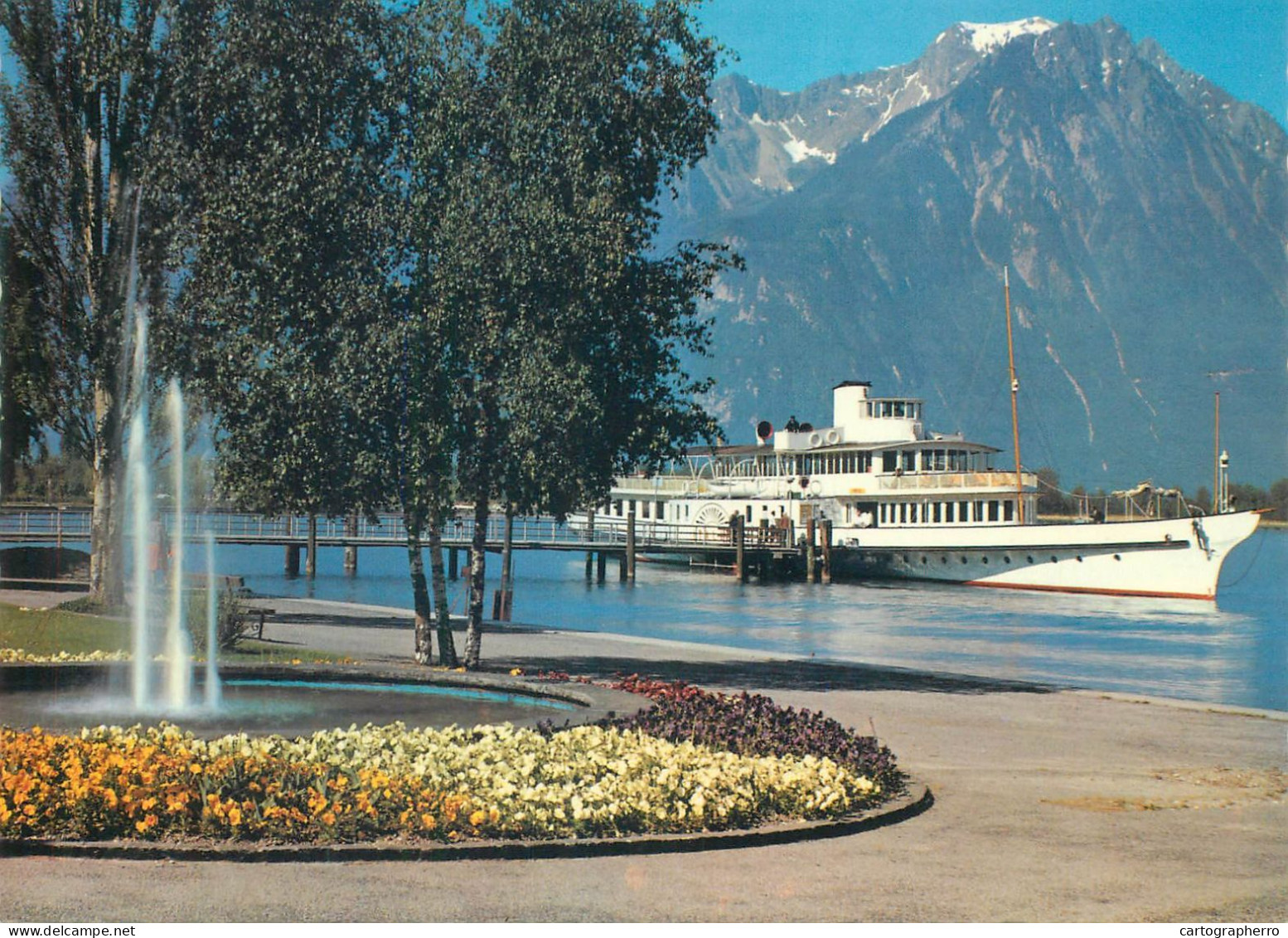 Switzerland Villeneuve Lac Leman Le Quai Et Le Bateau-salon Italie - Villeneuve