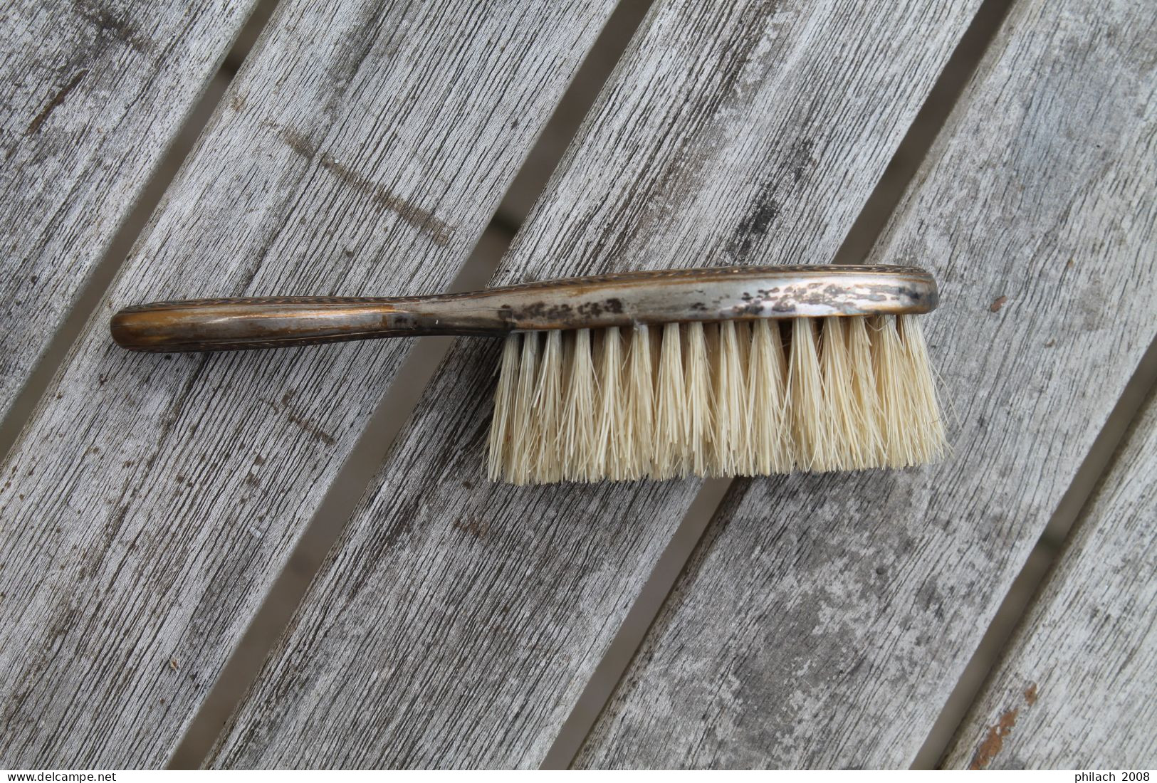 Petite Brosse En Métal Argenté - Altri & Non Classificati