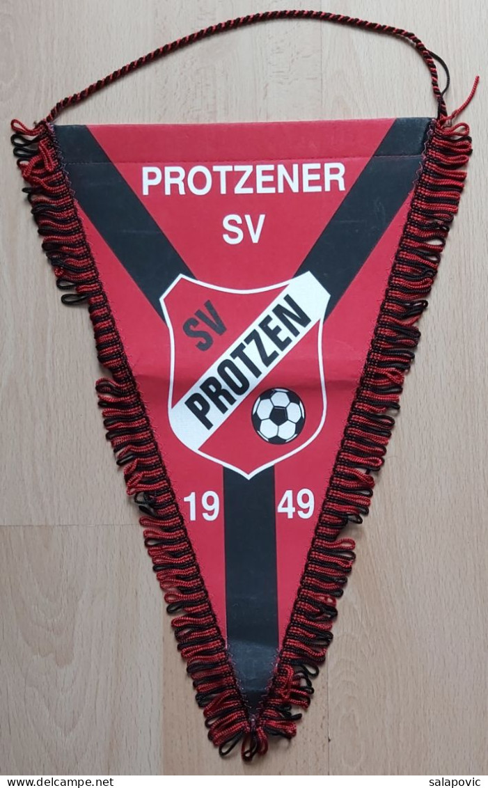 SV Protzen 1949 Germany  Football club Fussball Futebol Soccer Calcio PENNANT, SPORTS FLAG ZS 1 KUT - Habillement, Souvenirs & Autres