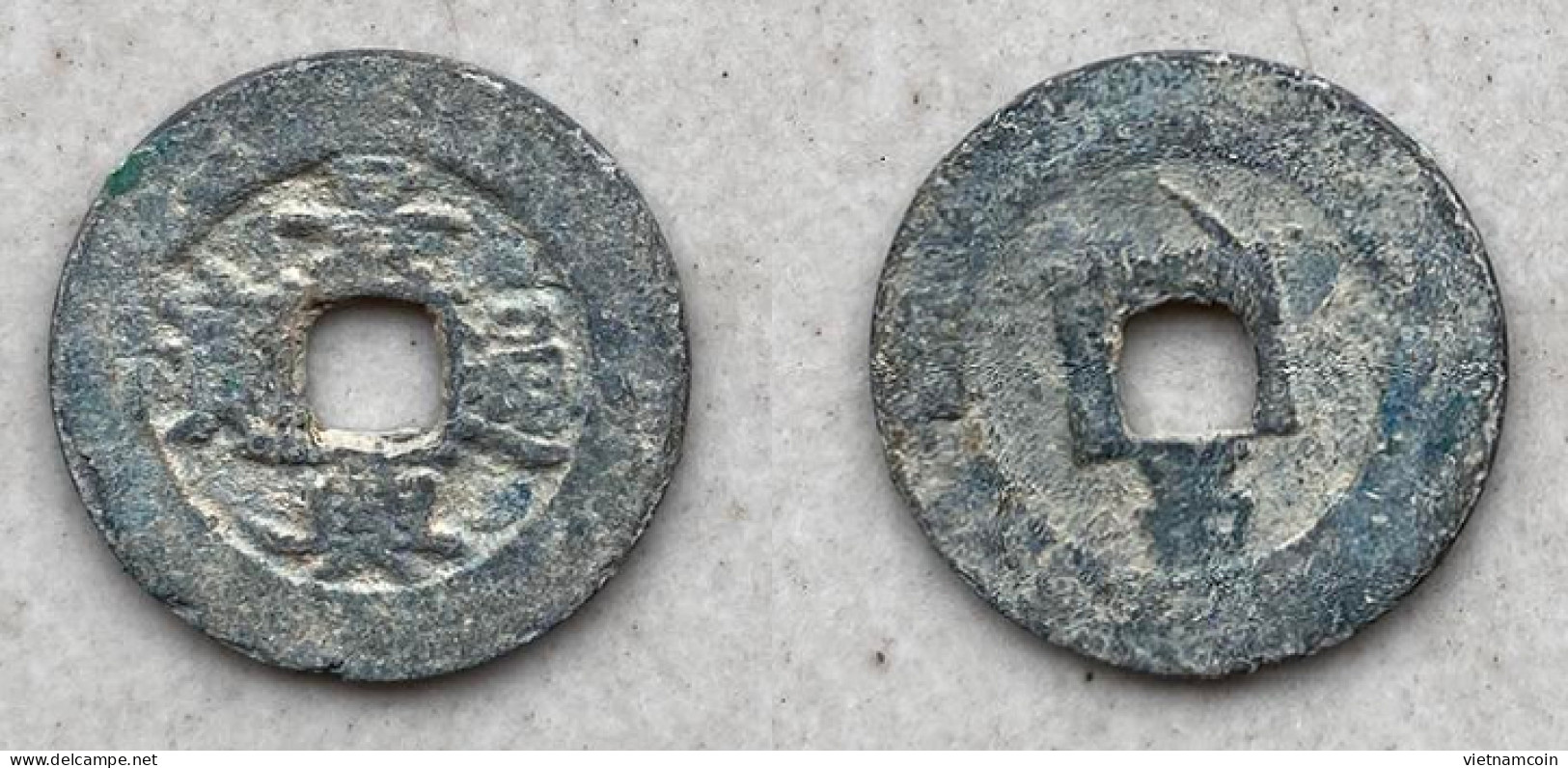 Ancient Annam Coin Canh Hung Thong Bao Reverse Below Bach- Le  Kings Under The Trinh 1740-1776 - Viêt-Nam