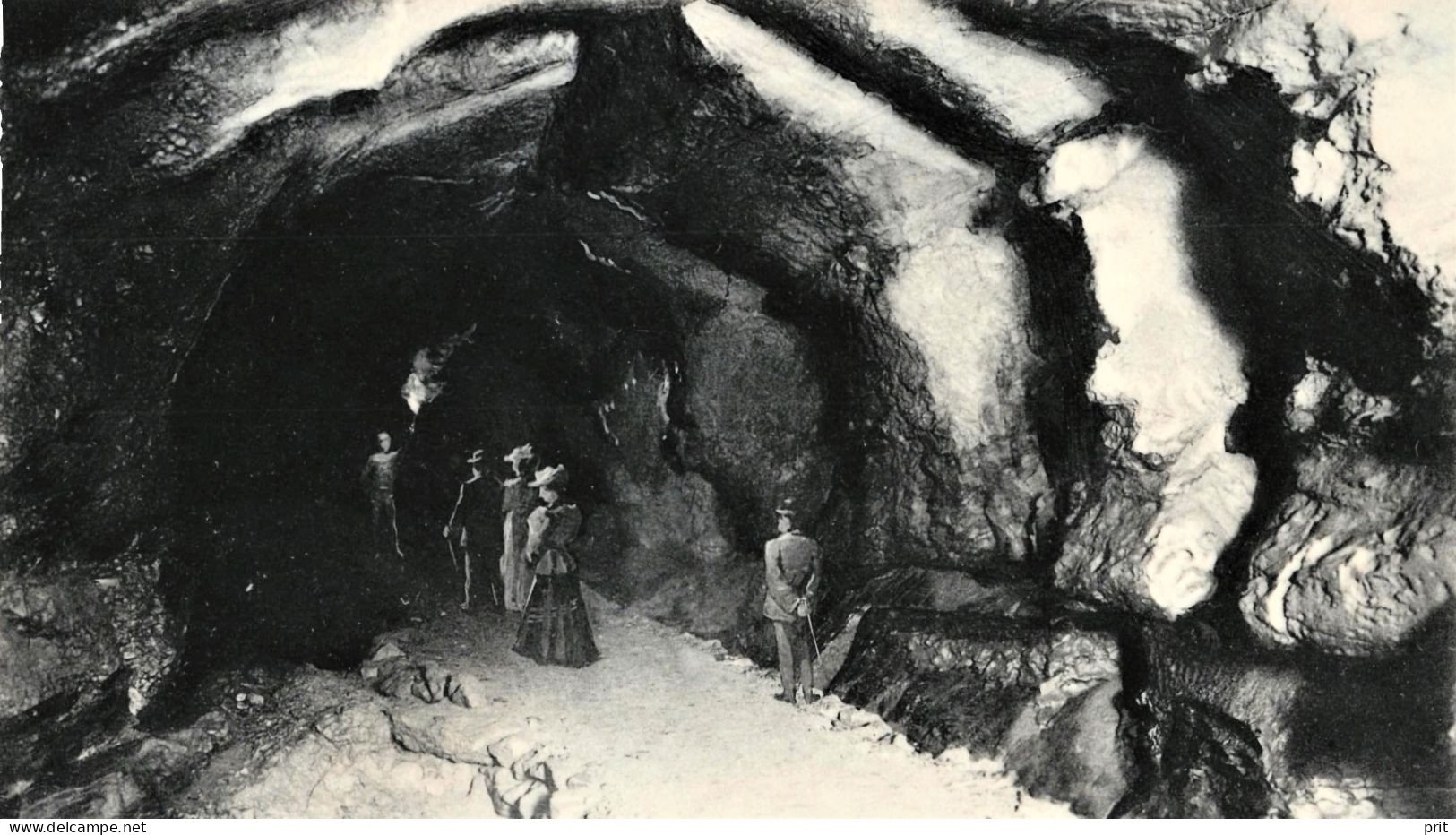 Grotte De Han, Le Tunnel 1910s Unused Real Photo Postcard. Publ: S.A. De Han-sur-Lesse Et De Rochefort, Nels Photographe - Rochefort