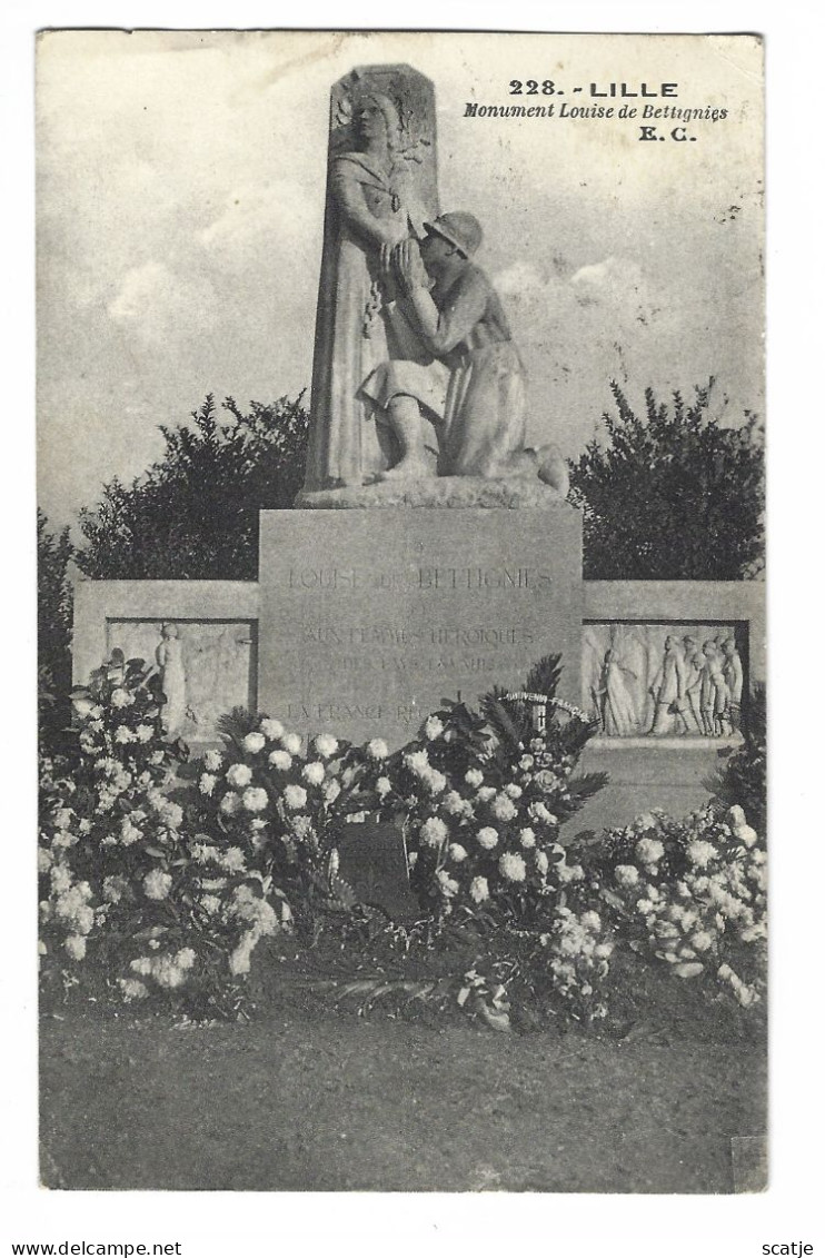 Lille   -   Monument Louise De Bettignies.  E. C.   -   1930   Naar   Poperinghe - Monuments Aux Morts