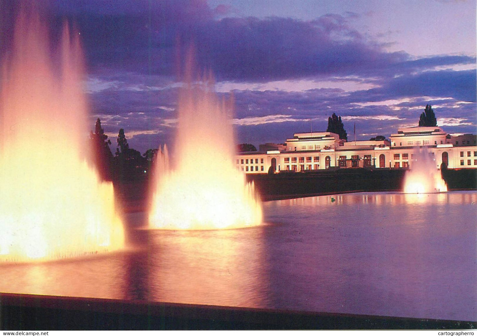 Australia Canberra (A.C.T) Parliament House And Fountains At Dusk - Canberra (ACT)