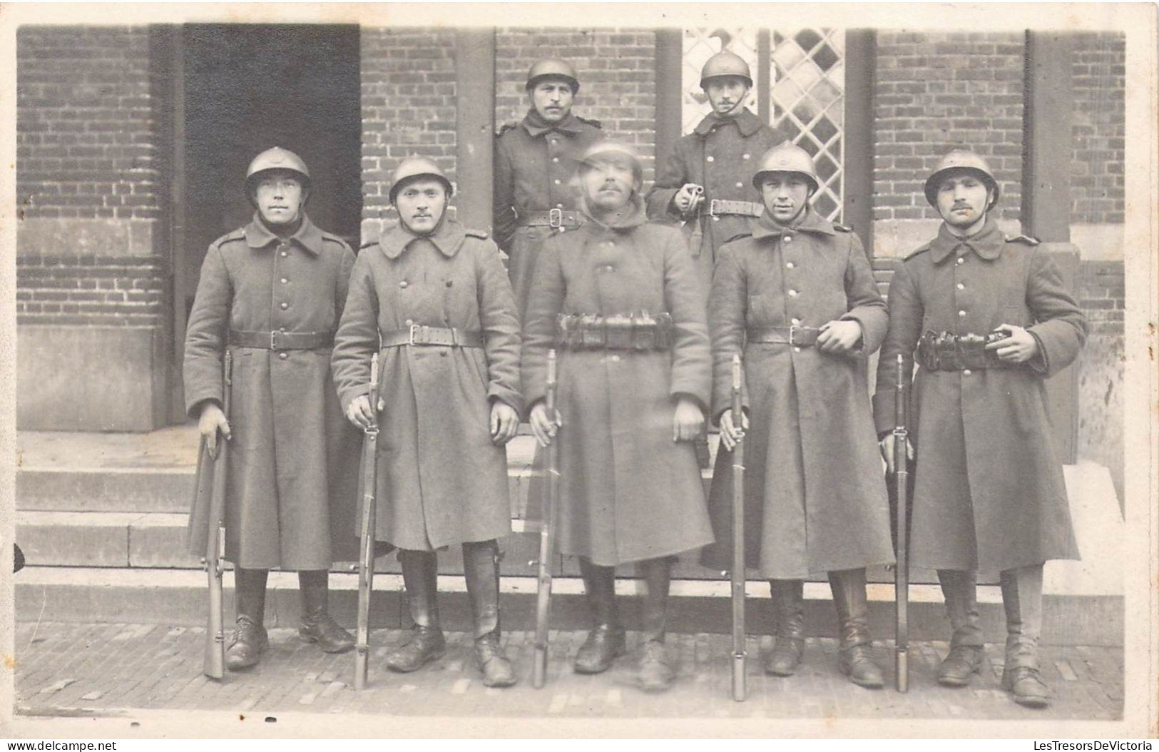 Militaria - Soldats - Uniforme - Fusils - Carte Postale Ancienne - Regiments