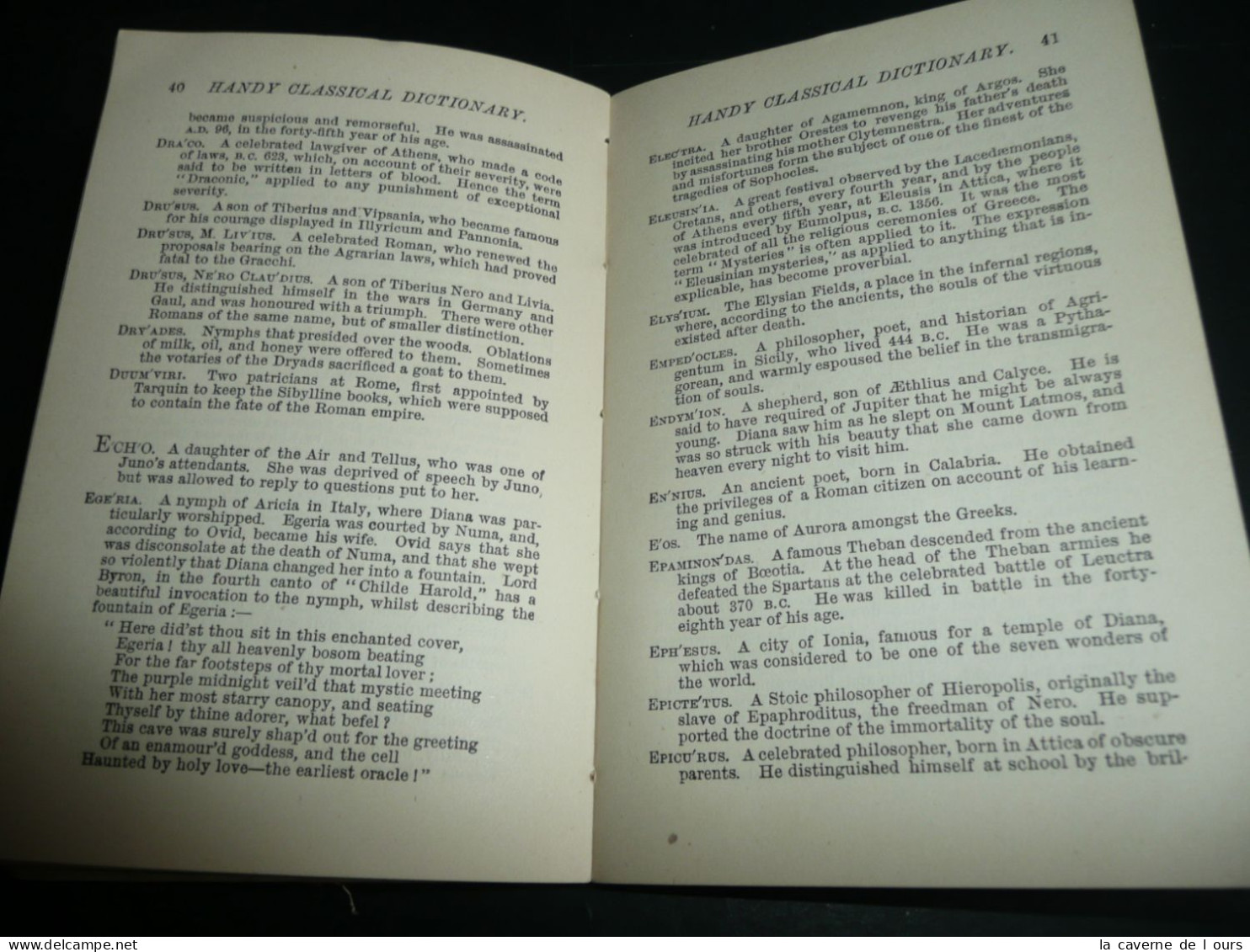 Rare Ancien Livre Handy Classical Dictionnary, Dictionnaire Sur Les Personnages De La Mythologie Romaine - Antiquità