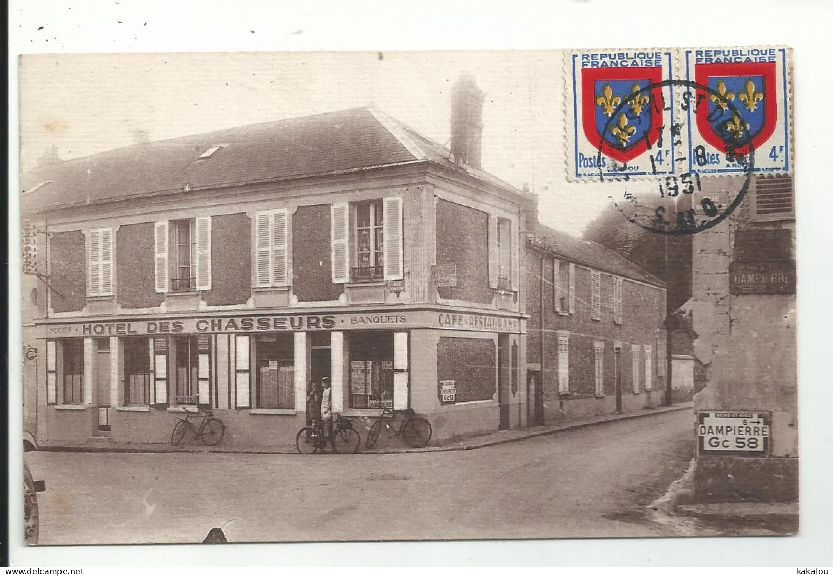 LE MESNIL SAINT DENIS (78) Hôtel Des Chasseurs - Le Mesnil Saint Denis