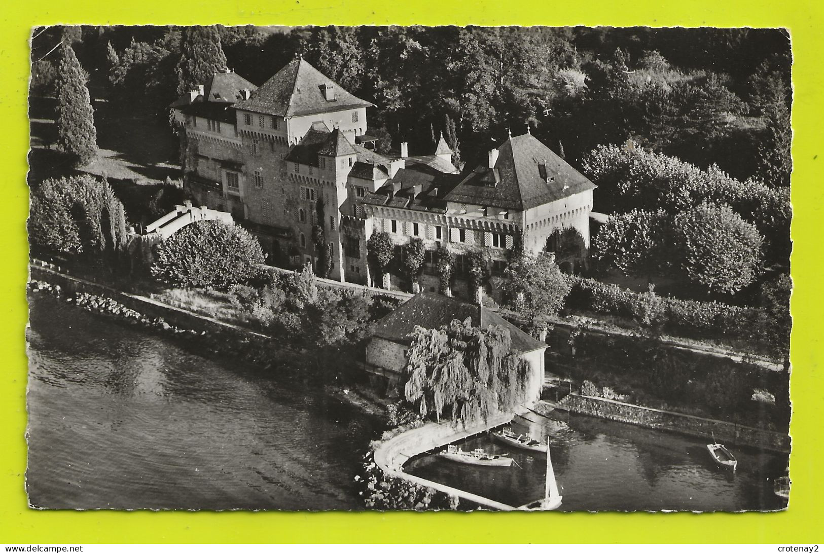74 LUGRIN TOURRONDE N°5637 Le Château De La Duchesse De Vendôme En 1957 Barques Aménagées éditions J. Cellard BRON - Lugrin