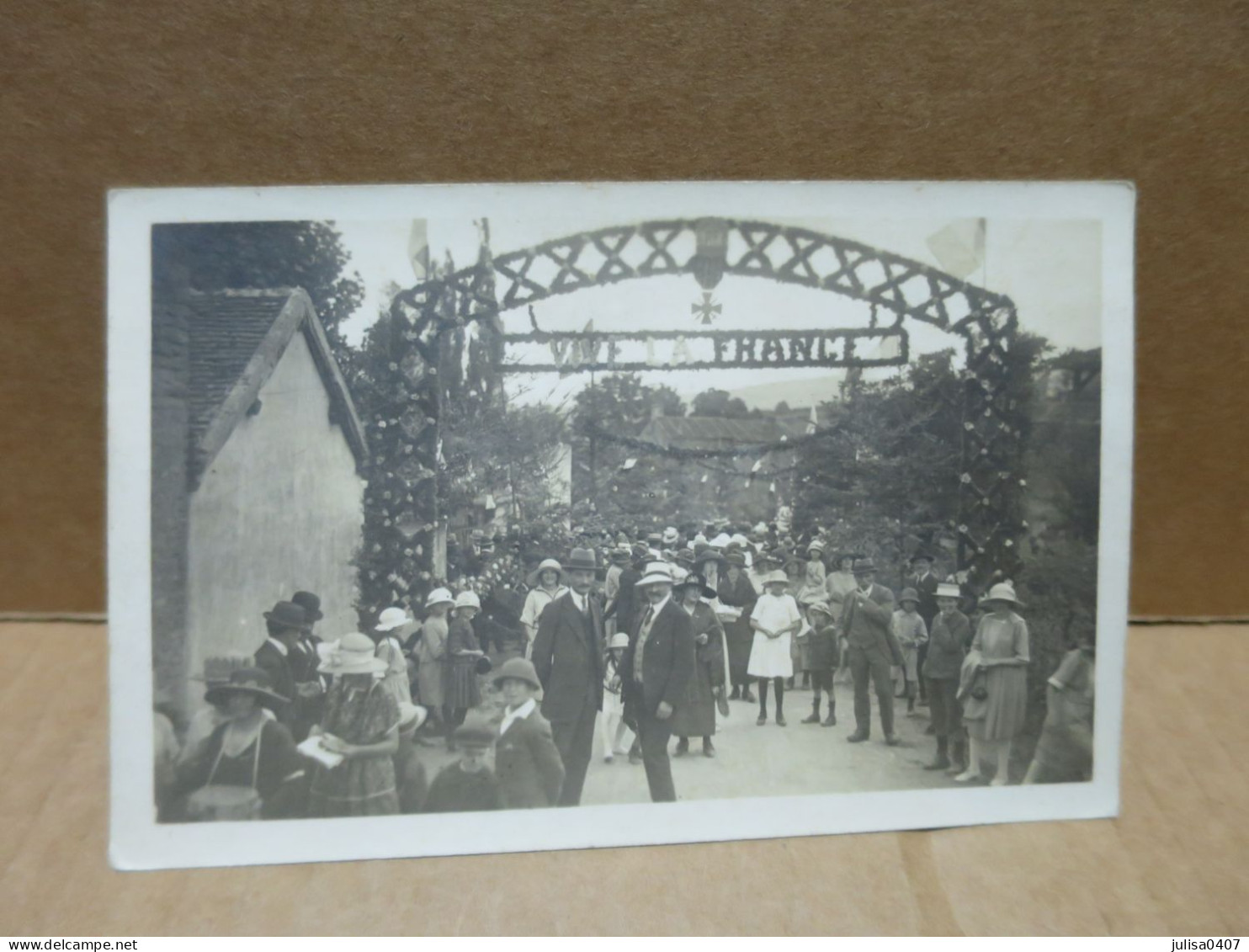 Guerre 1914-18 Fetes De La Victoire Carte Photo Arc De Triomphe Belle Animation à Identifier - A Identifier