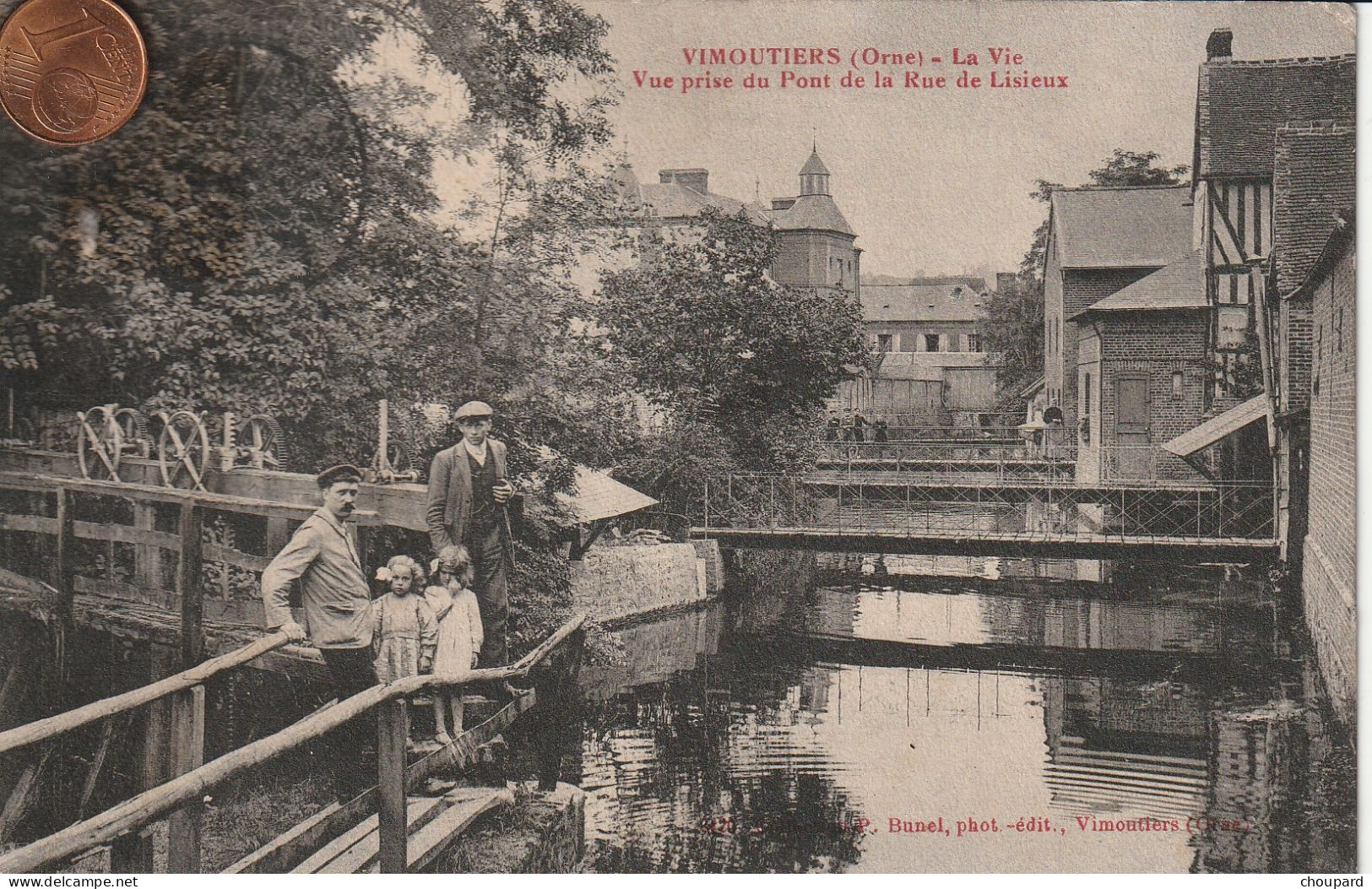 61 -  Carte Postale Ancienne  De  VIMOUTIERS    Vue Prise Du Pont De La Rue De Lisieux - Vimoutiers