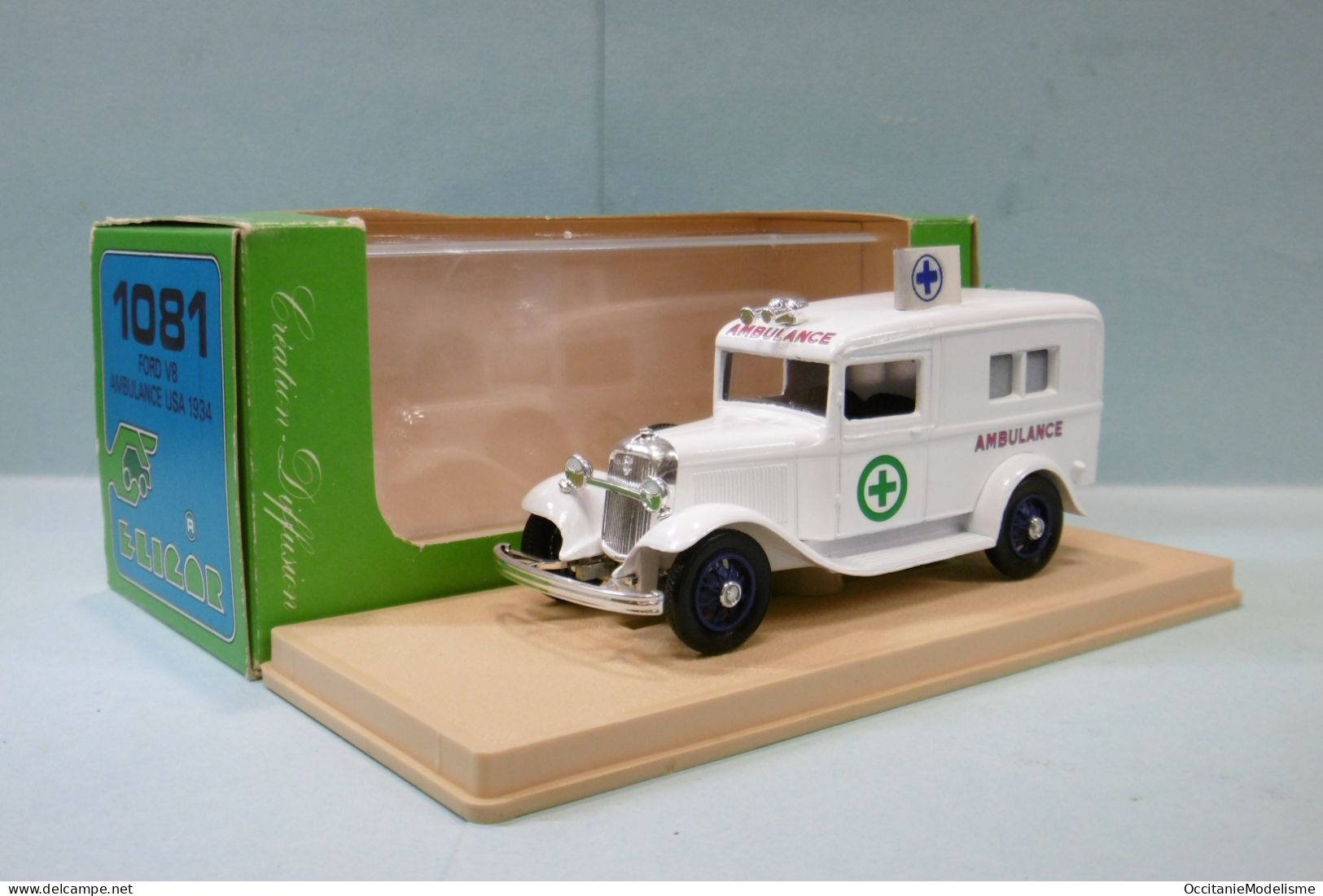 Eligor - FORD V8 AMBULANCE USA 1934 Blanc Réf. 1081 BO 1/43 - Eligor