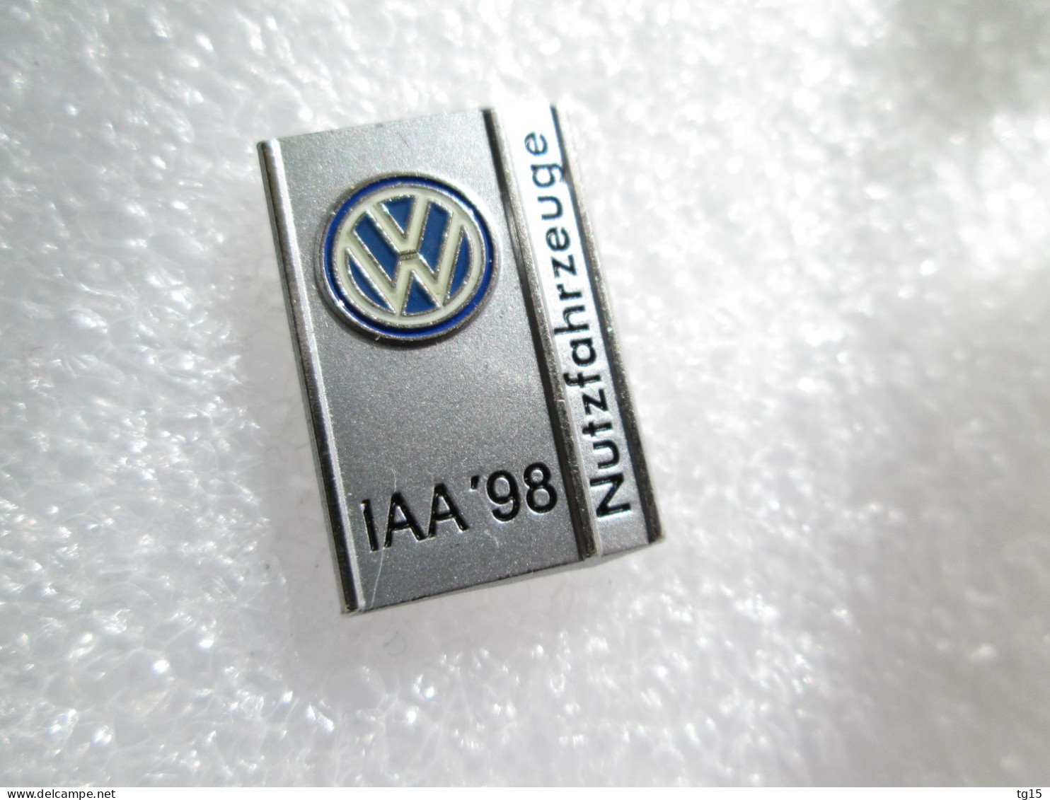 PIN'S    VOLKSWAGEN   IAA 98 - Volkswagen