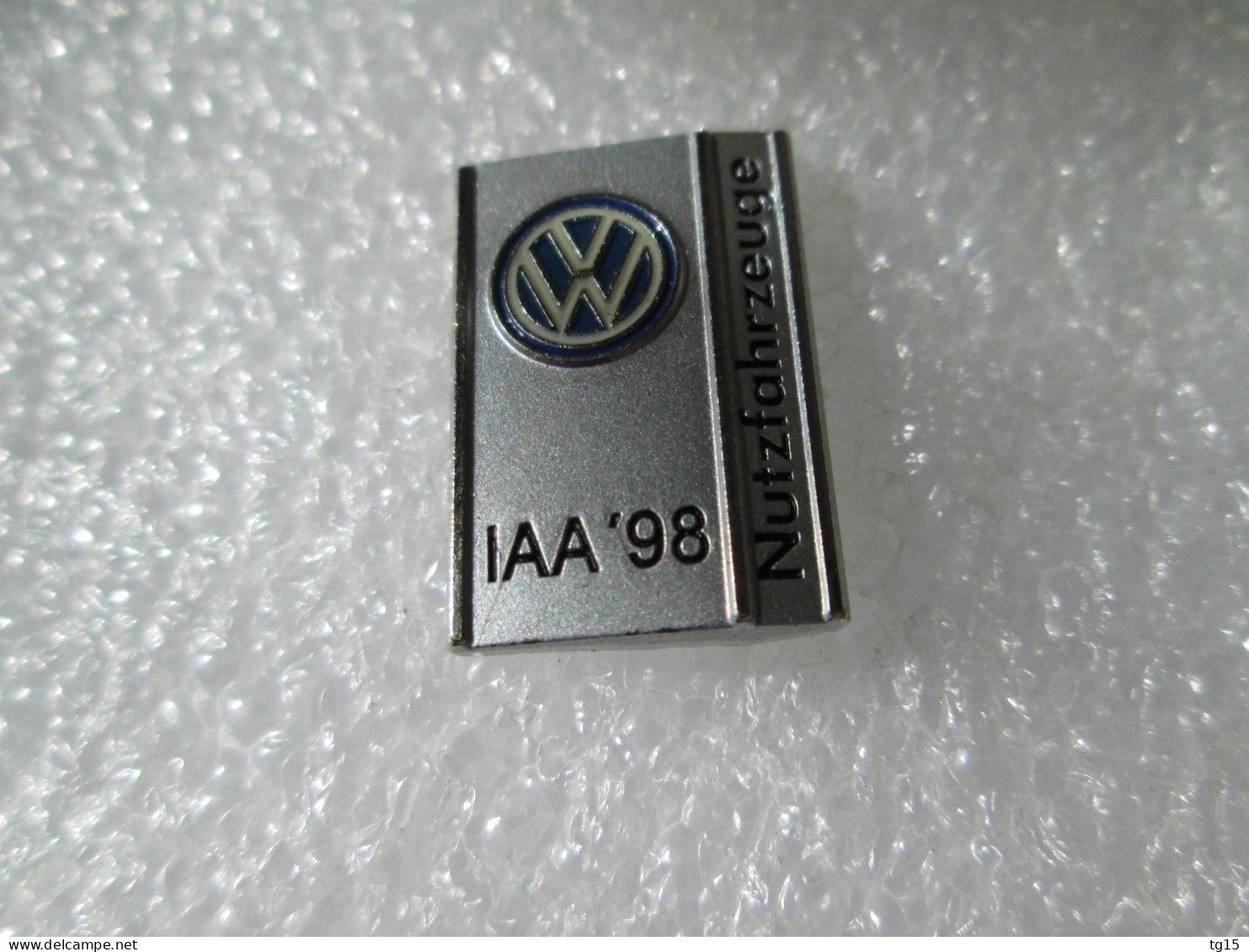 PIN'S    VOLKSWAGEN   IAA 98 - Volkswagen