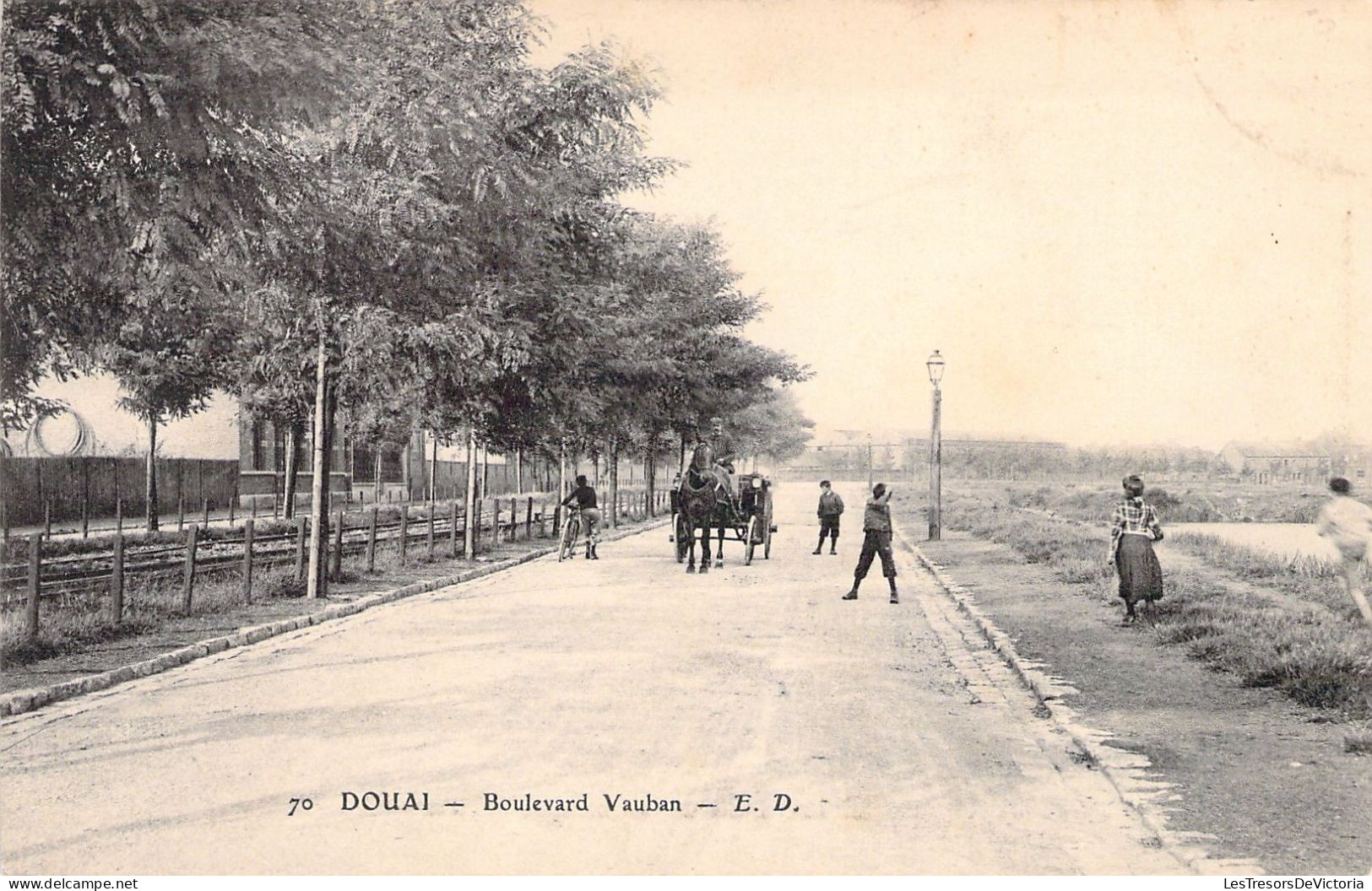 FRANCE - 59 - DOUAI - Boulevard Vauban - Edit E D - Carte Postale Ancienne - Douai