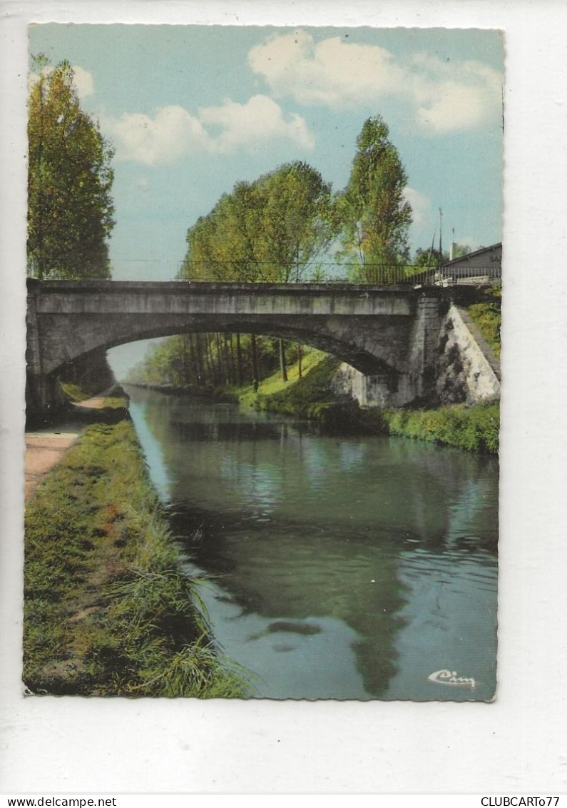 Tremblay-les-Gonesses Ou Tremblay-en-France (93) : Le Pont Du Canal De L'Ourcq En 1965 GF. - Tremblay En France