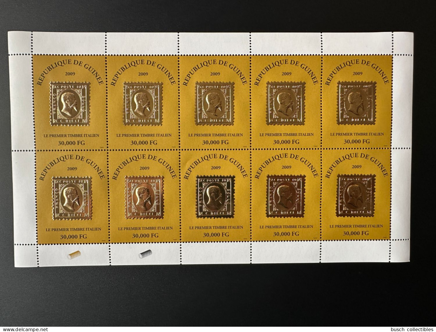 Guinée Guinea 2009 Mi. 6488 Feuillet Kleinbogen Premier Timbre Italien First Italian Stamp On Stamp Gold Or Francobollo - Guinée (1958-...)