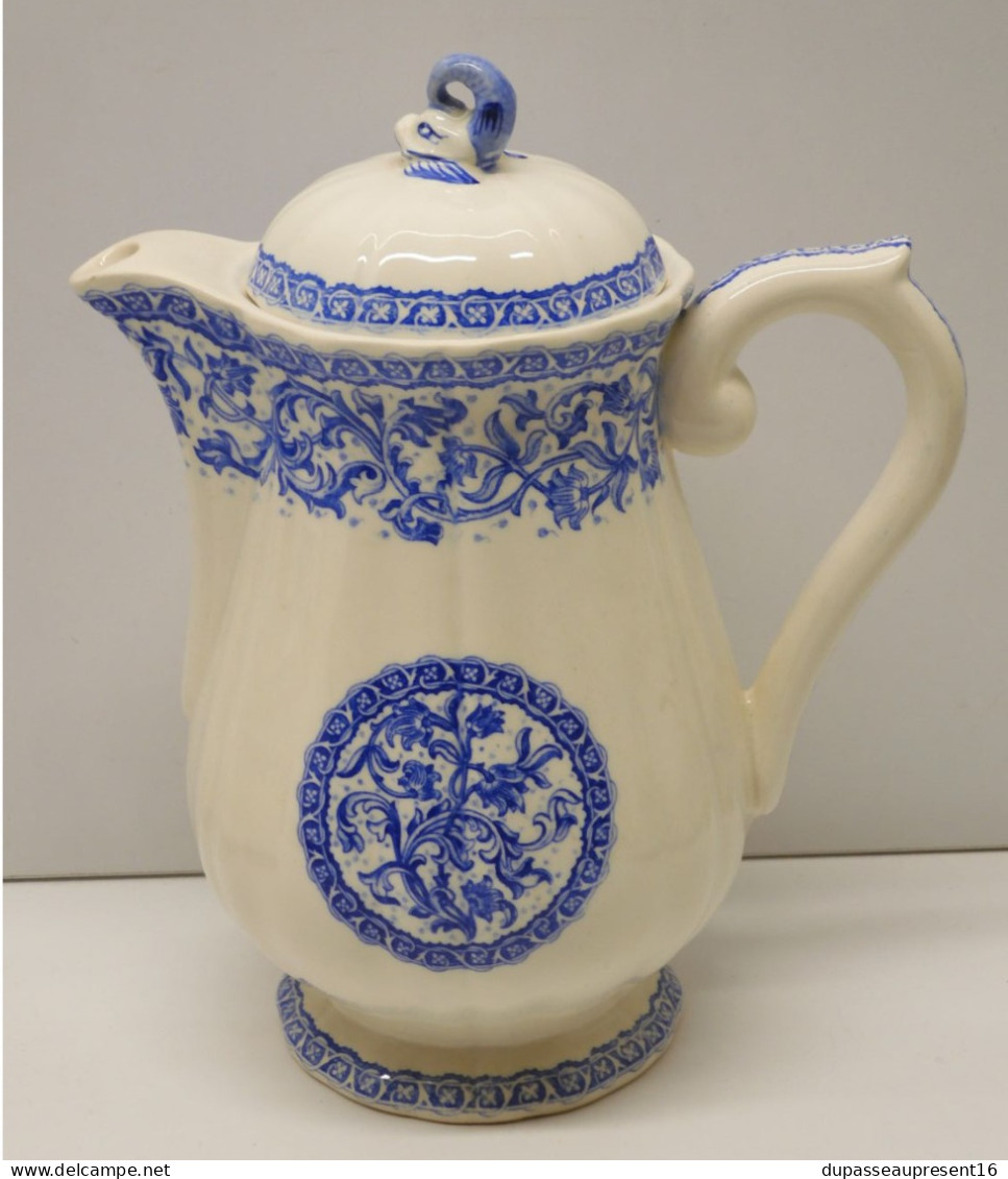 -CAFETIERE VERSEUSE CERAMIQUE GIEN Modèle ROUEN ou DELFT BLEU BOUTON DAUPHIN    E