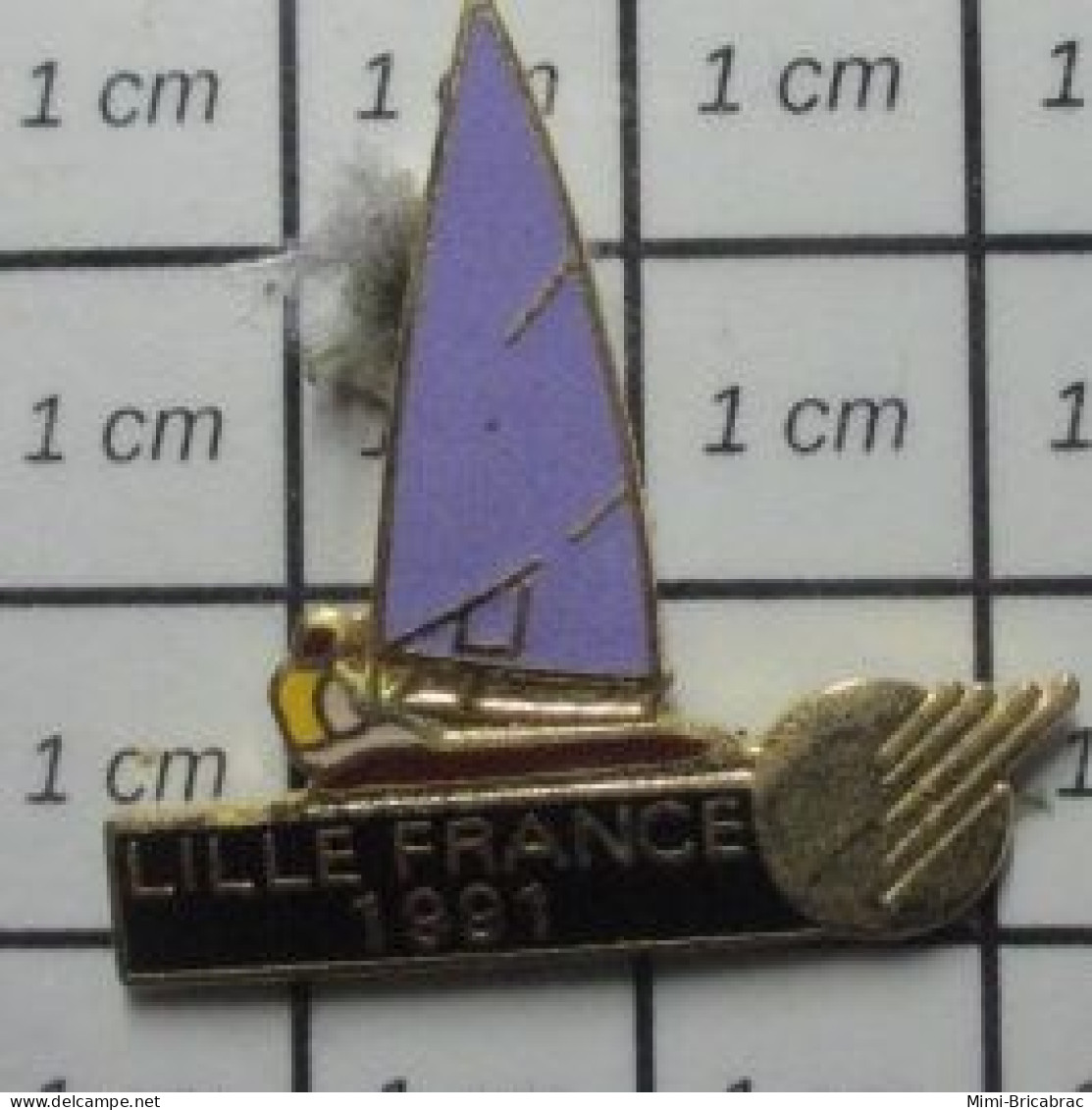 1422 Pin's Pins / Beau Et Rare / SPORTS / VOILE VOILIER REGATE DERIVEUR LILLE FRANCE 1991 - Tafeltennis