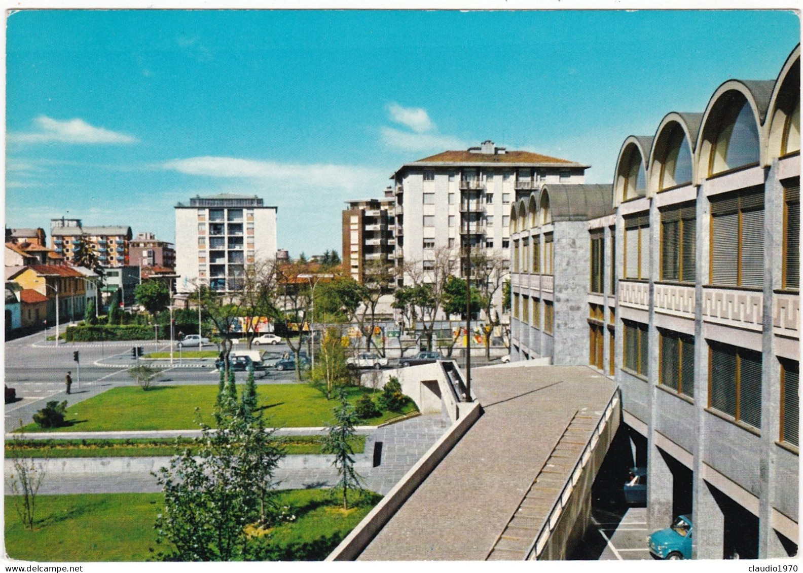 BUSTO ARSIZIO (VARESE)  - CARTOLINA - SCORCIO PANORAMICO - Busto Arsizio