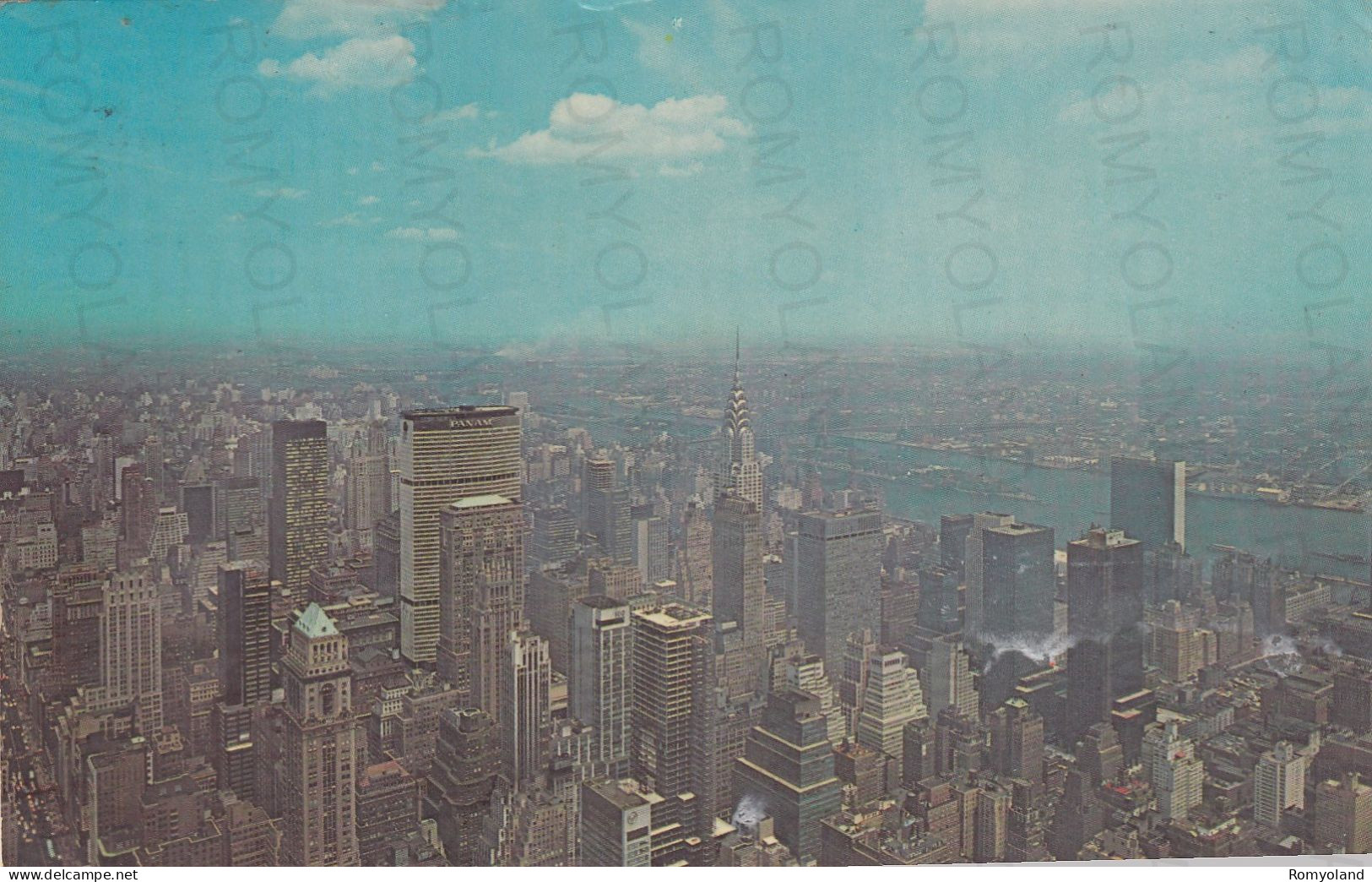 CARTOLINA  NEW YORK CITY,NEW YORK,STATI UNITI-VIEW LOOKING NORTHEAST FROM EMPIRE STATE BUILDING-VIAGGIATA 1972 - Empire State Building