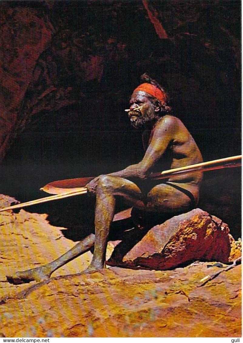 AUSTRALIE Australia Australian Aboriginal Tribesman Northern Territory Wooden Spears Spear Lance Lances Bois  *PRIX FIXE - Aborigines