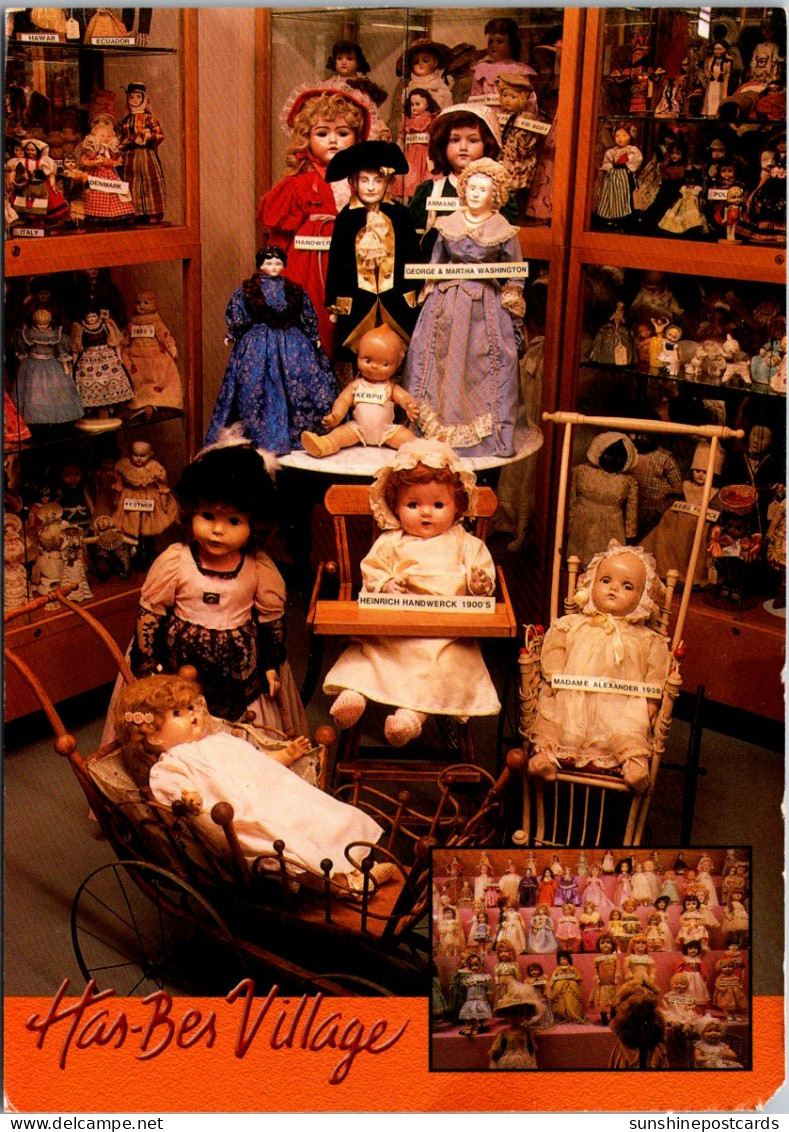 Oklahoma Grove Har-Ber Villlage The Doll House 19th And 20th Century Dolls - Altri & Non Classificati