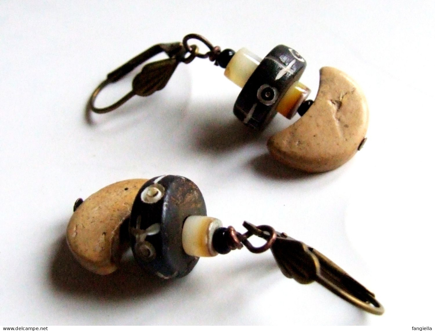 Boucles d'oreilles pendantes pour homme, bijou corne, lune bois de coco, nacre naturelle, bijou fait-main, rocker gothiq