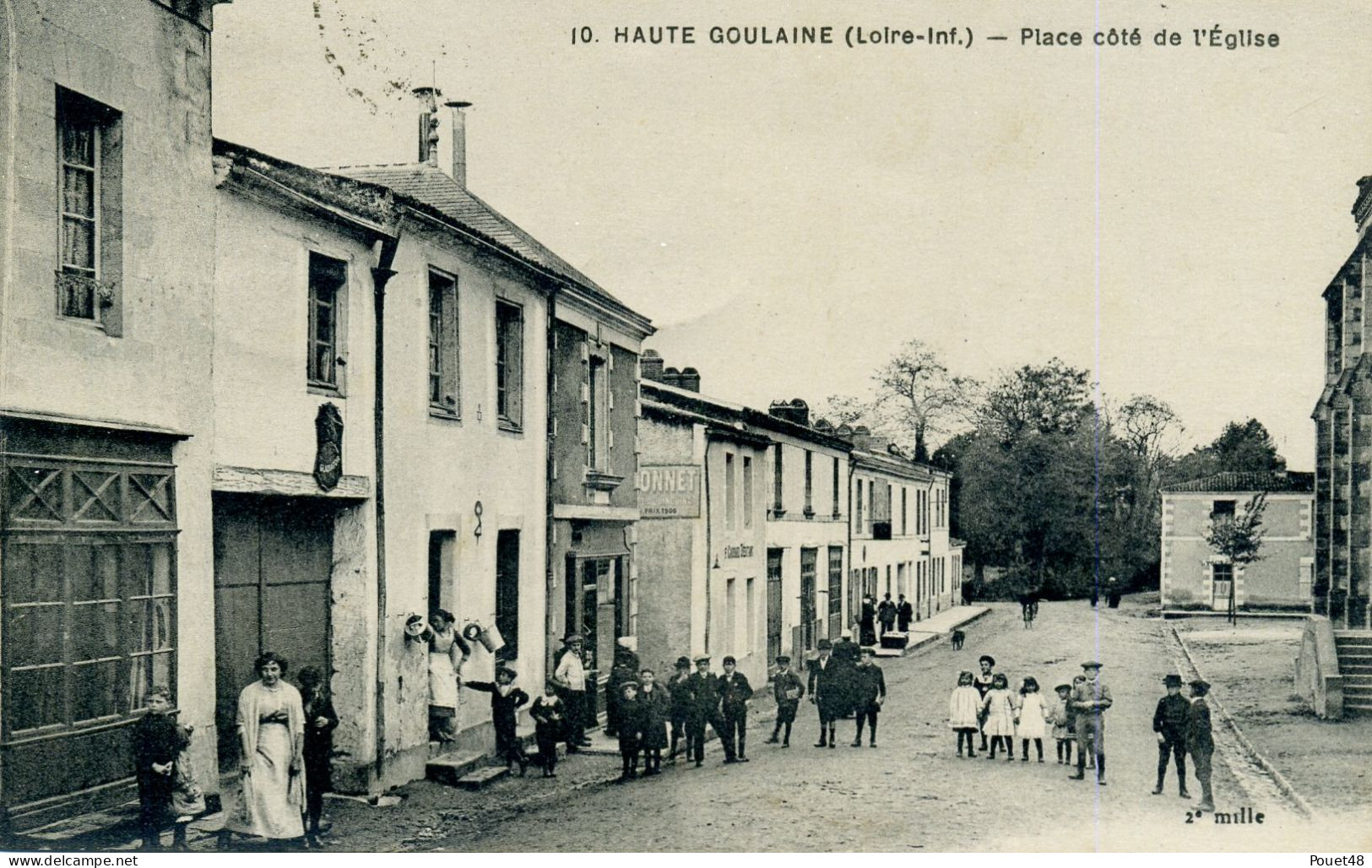 44 - HAUTE GOULAINE - Place Côté De L'Eglise. - Haute-Goulaine