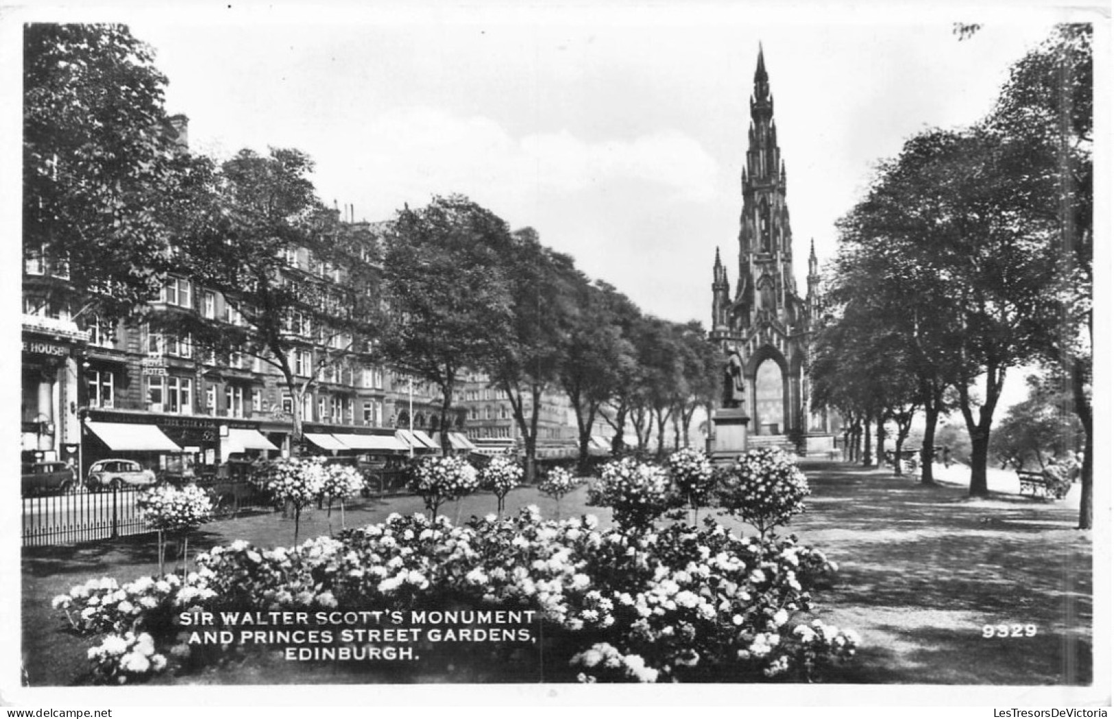 ECOSSE - Sir Walter Scott's Monument And Princes Street Gardens - Edinburgh - Carte Postale Ancienne - Andere & Zonder Classificatie