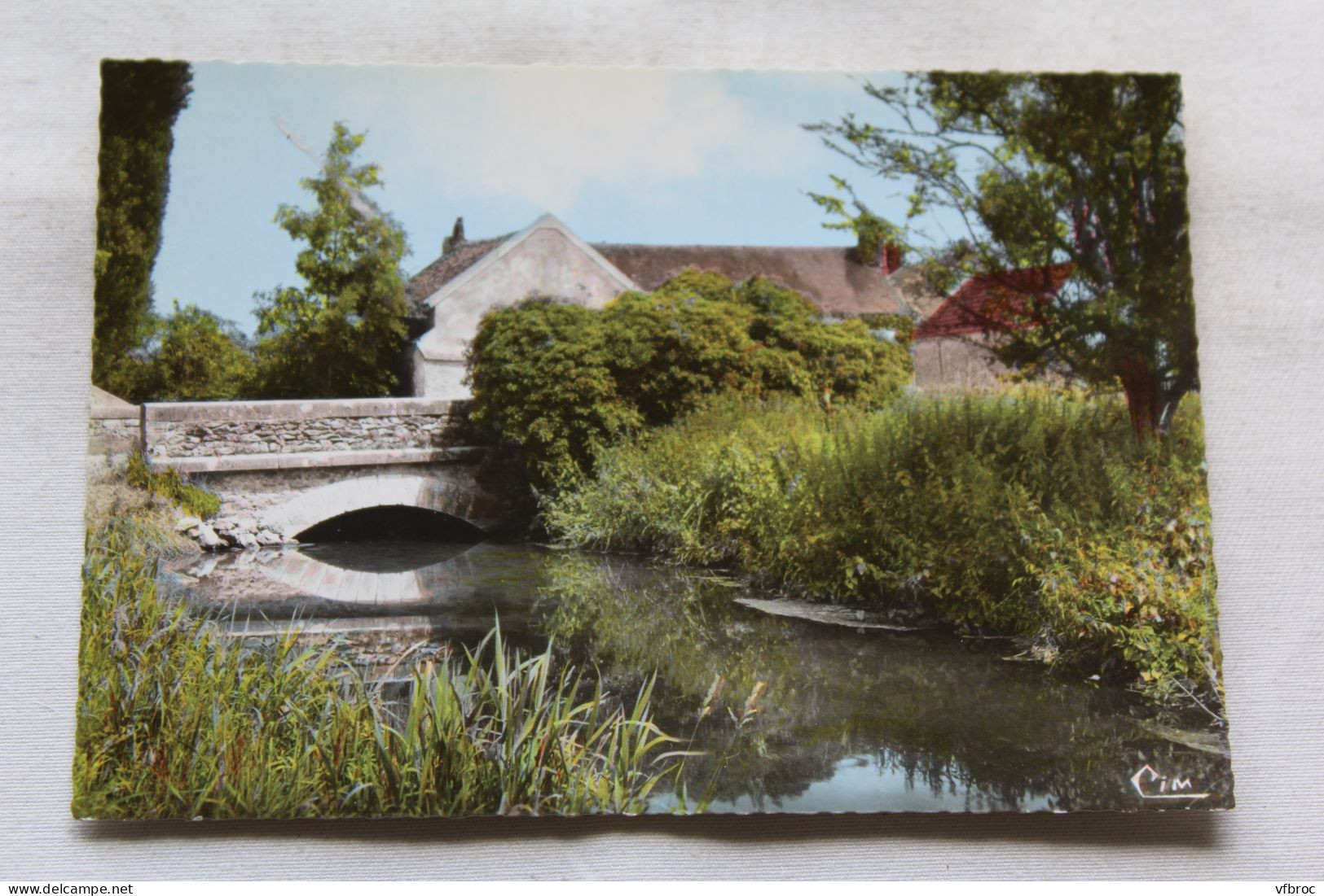 Cpm Perthes En Gatinais, Pont Sur Ecole, Seine Et Marne 77 - Perthes