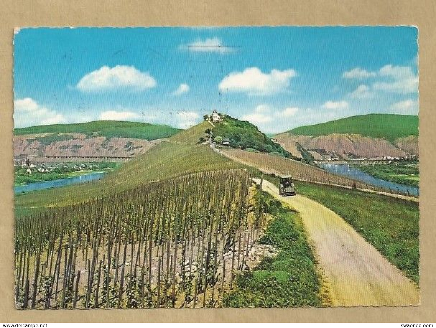 DE.- DUITSLAND. MOSELSCHLEIFE BEI ZELL MIT BLICK AUF MARIENBURG UND DEN ZELLER HAMM - Zell