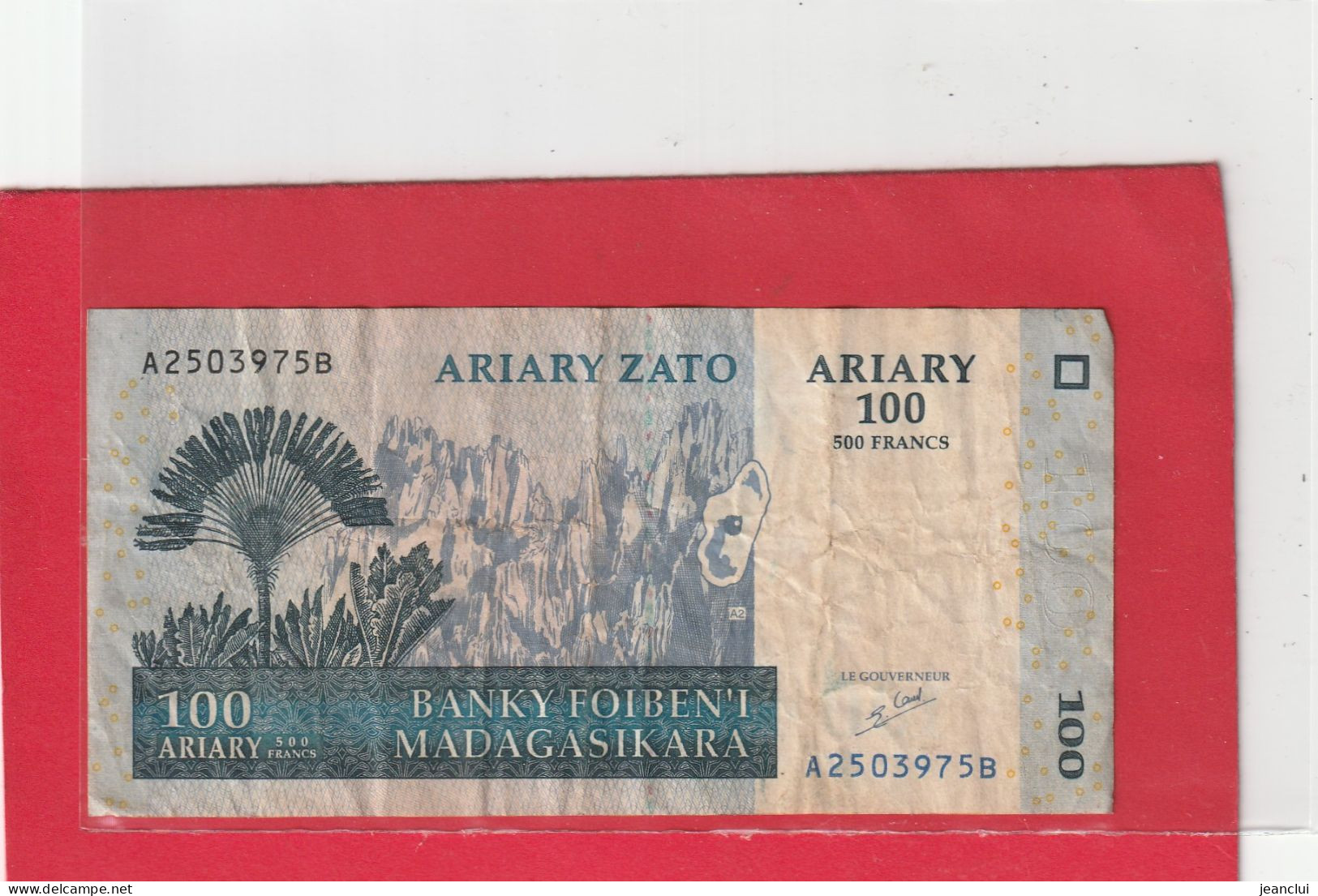 BANKY FOIBEN'I MADAGASIKARA  .  100 ARIARY  -  500 FRANCS  .  2004  .  N° A 2503975 B   .  2 SCANES - Madagascar