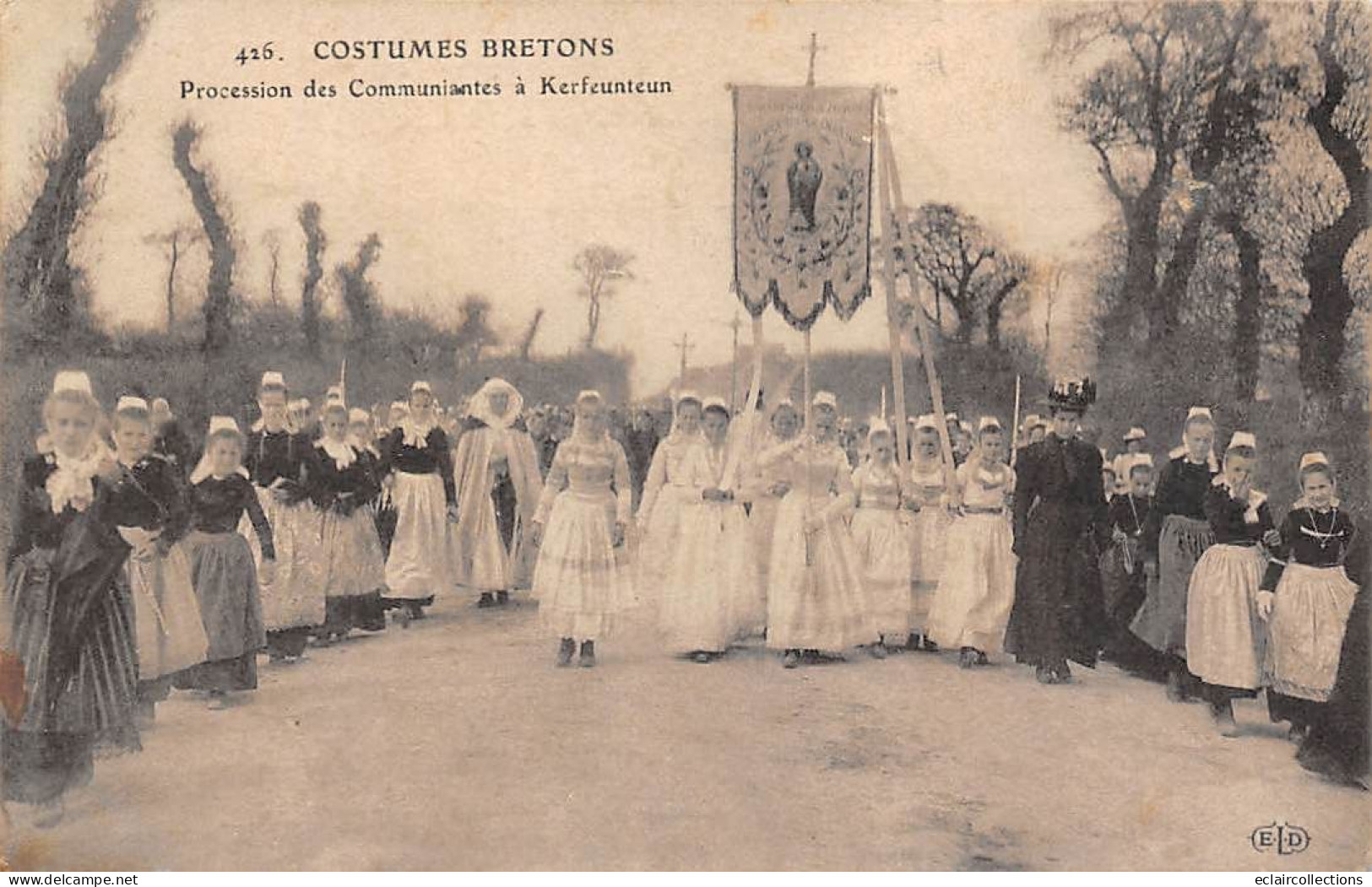 Quimper          29      Grand Pardon De Kerfeunteun   Procession Des Communiantes N° 426           (voir Scan) - Quimper