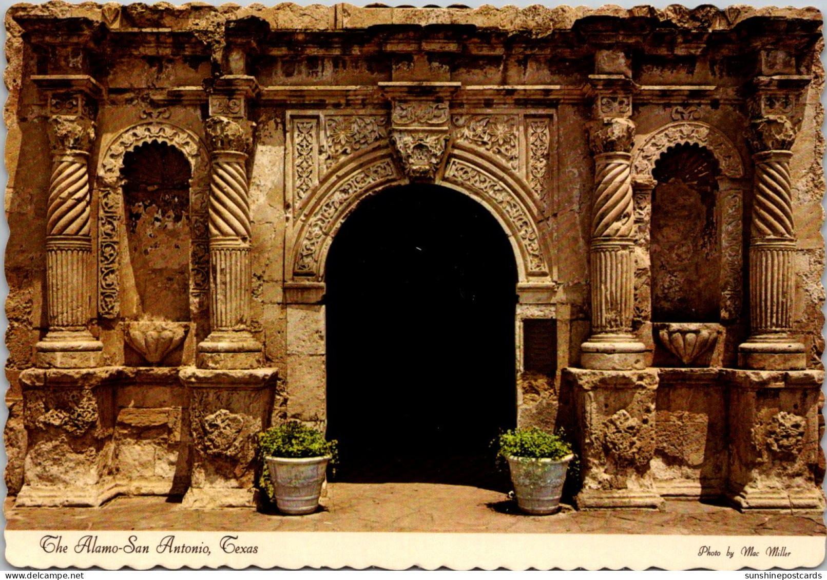 Texas San Antonio The Alamo Entrance - San Antonio