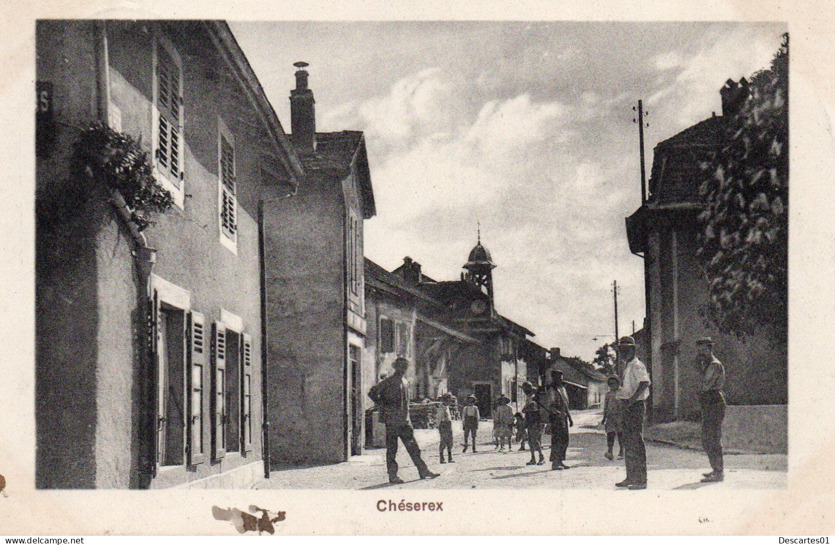 C P A ANIMEE  CHESEREX CANTON DE VAUD  ENTREE DU VILLAGE ET SES HABITANTS CIRCULEE  1911 - Chéserex