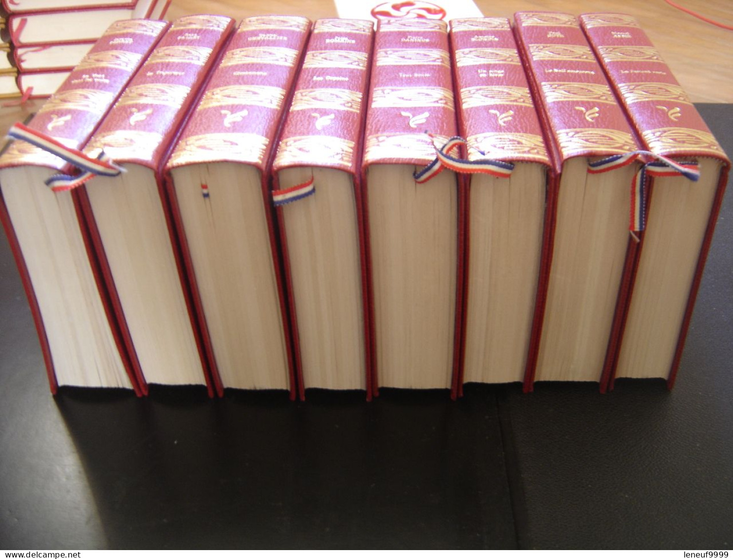 Collection De 8 Volumes Reliés Or Et Rouge Des Editions Rombaldi Circa 70 - Wholesale, Bulk Lots