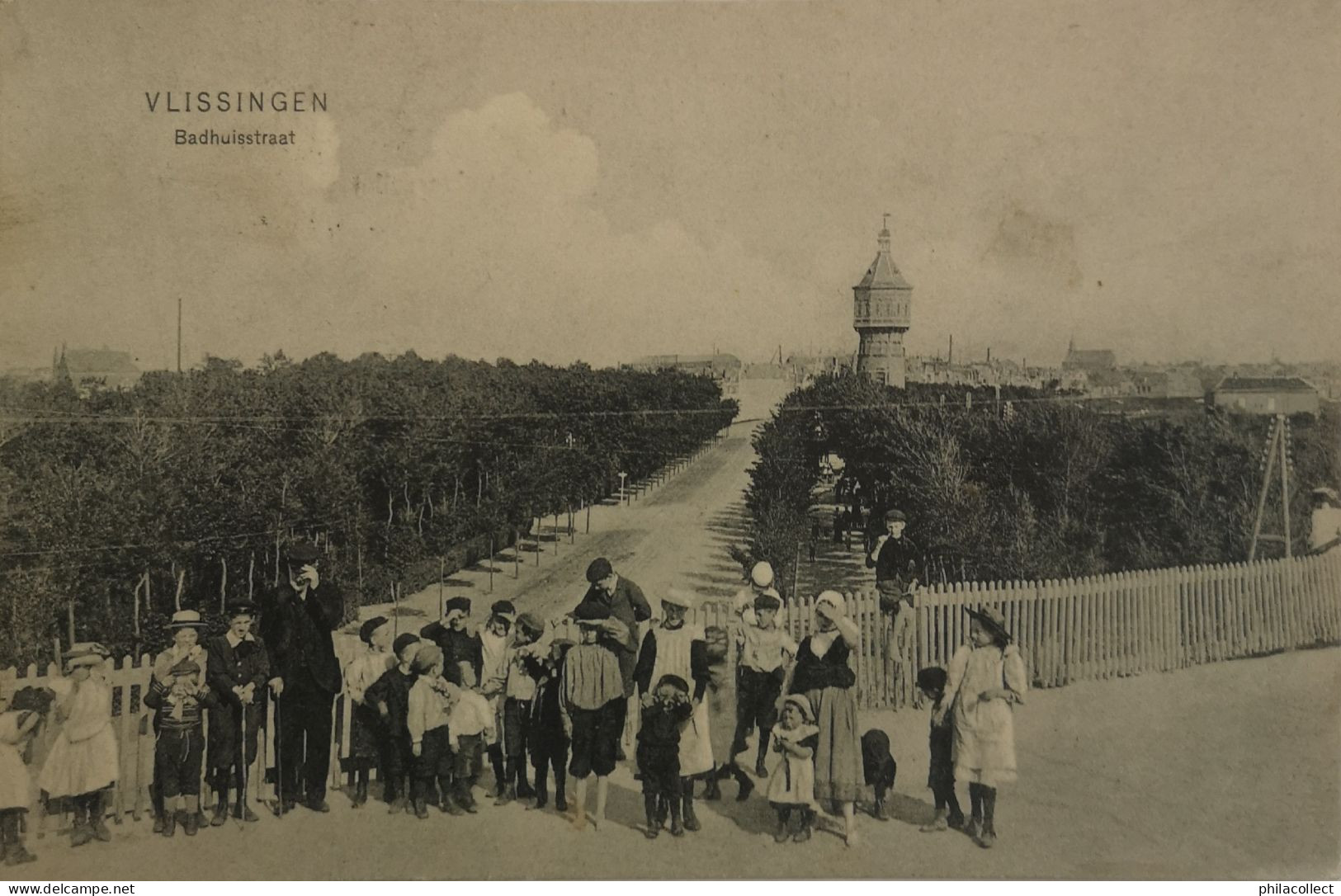 Vlissingen (Zld)  Badhuisstraat (Veel Volk) 1906 - Vlissingen