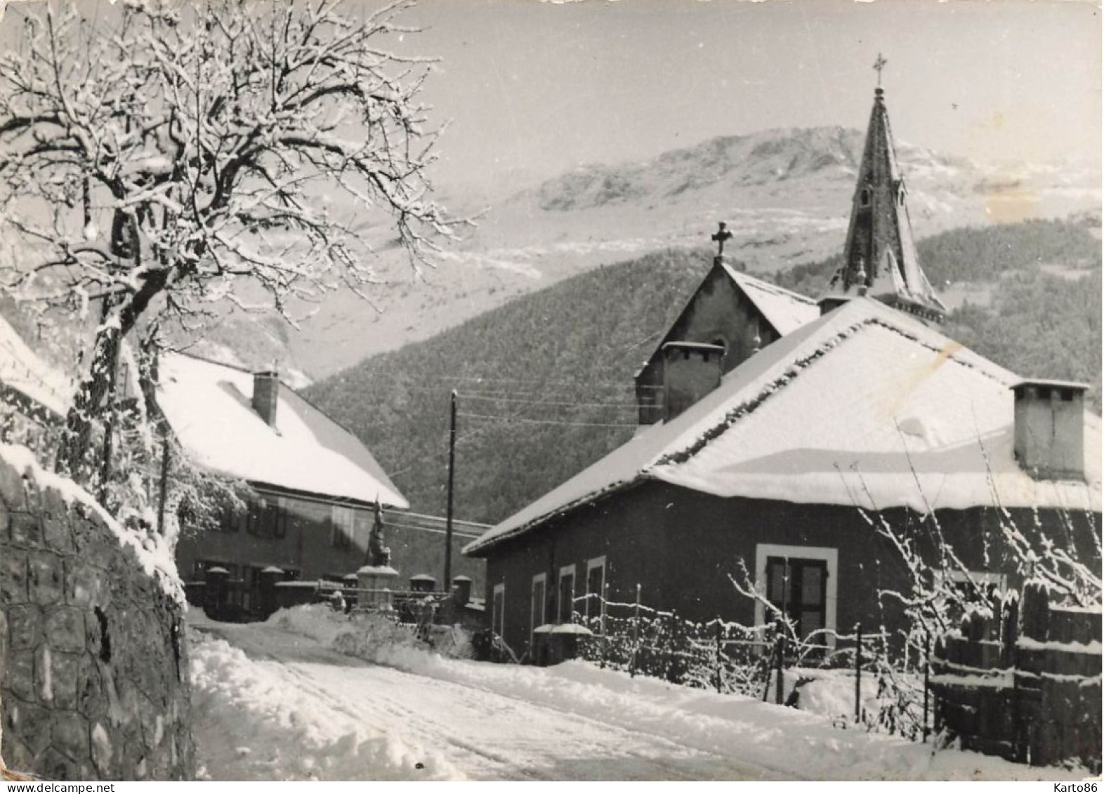 Allemont En Oisans * Rue Du Village , Sous La Neige - Allemont