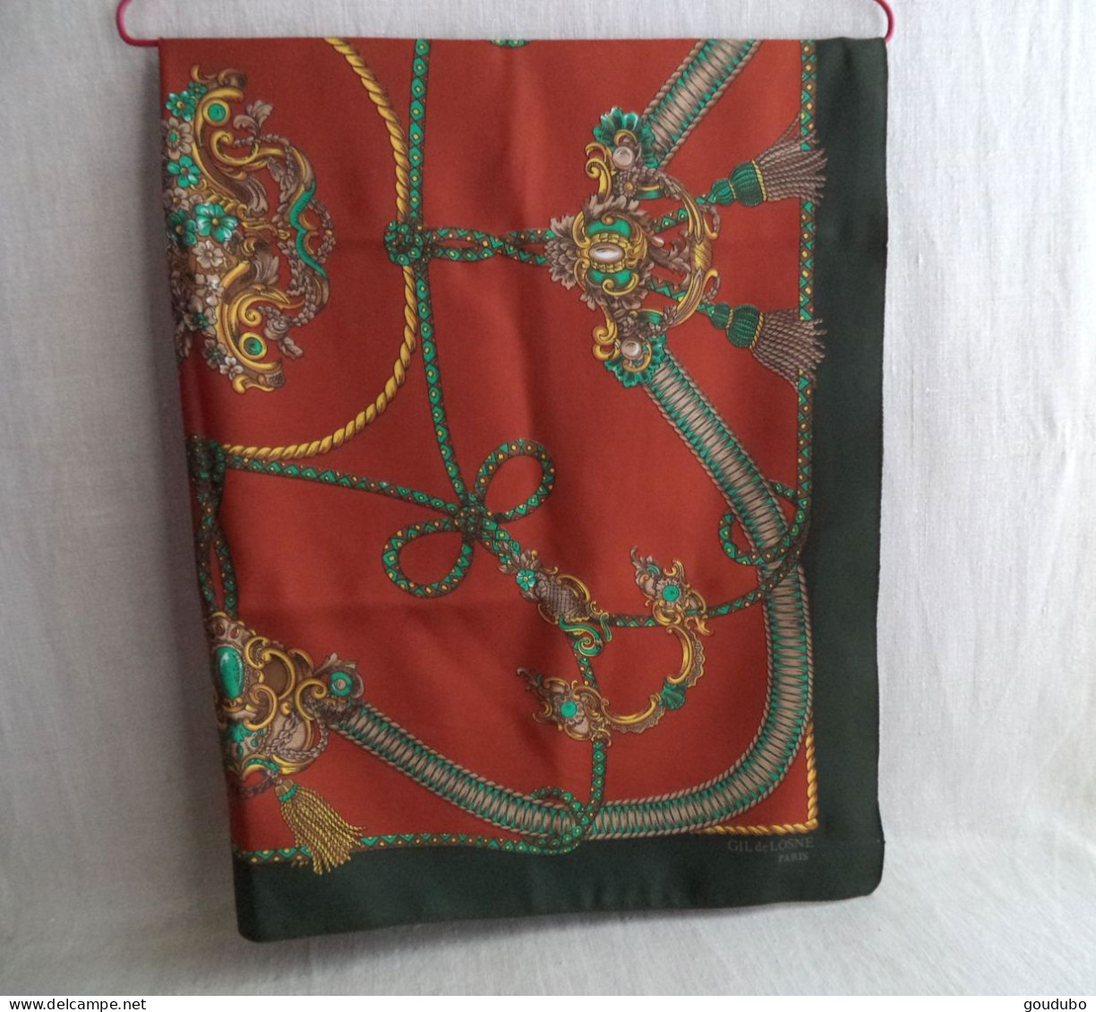 Foulard  Gil De Losne Paris Motifs Ornements Style Parure 19ème Fabriqué En Italie. - Hoofddoeken En Sjaals