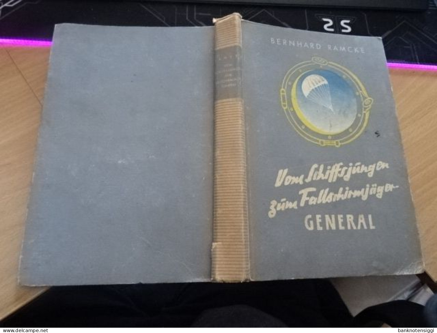1  Buch Vom Schiffsjungen Zum Fallschirmjäger-General   Vom Bernhard Ramcke 1943 - Police & Military
