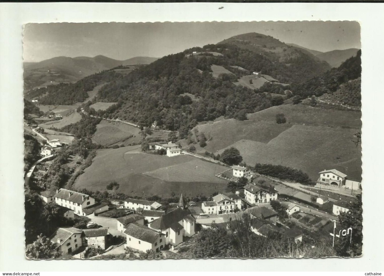 64 . ARNEGUY . VILLAGE FRONTIERE . ROUTE D ONDAROLES ET DE PAMPELUNE - Arnéguy