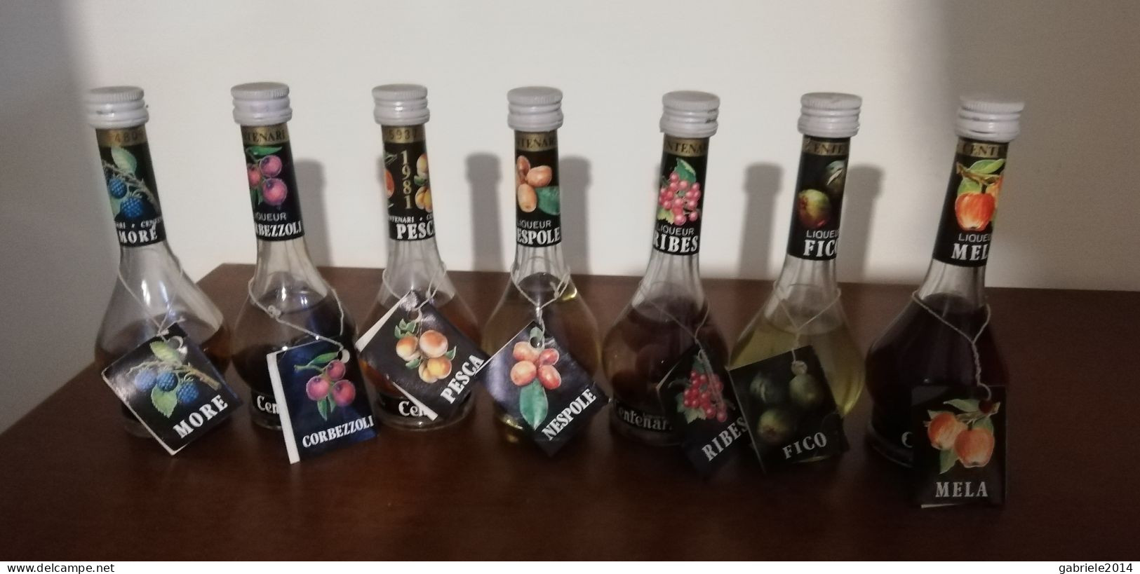 7 Mignon  Liquore  I CENTENARI  Da Collezione - Magnifiche Con Frutta Vera All'interno - Miniflesjes