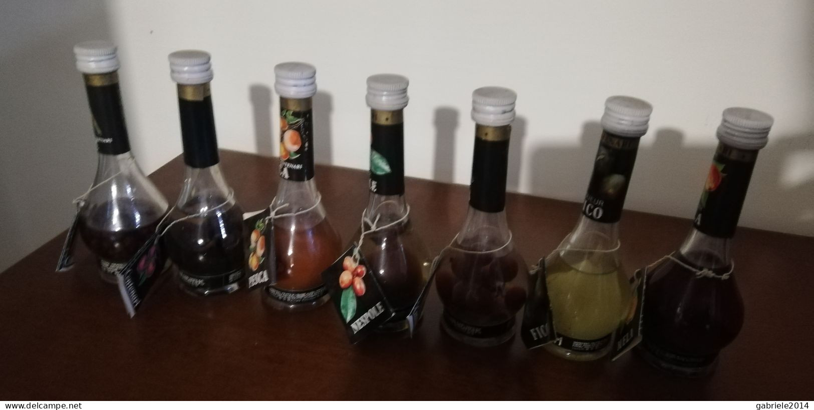 7 Mignon  Liquore  I CENTENARI  Da Collezione - Magnifiche Con Frutta Vera All'interno - Miniatures