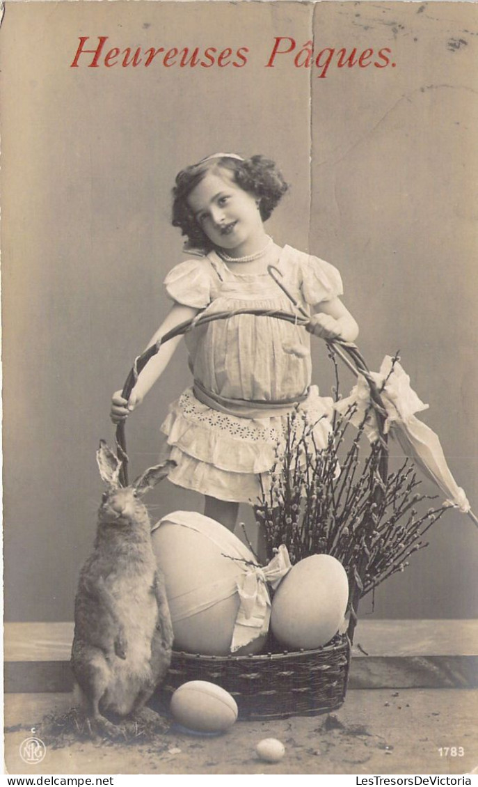 Pâques - Fillette - Panier D'oeufs Et Le Lapin - Carte Postale Ancienne - Pâques