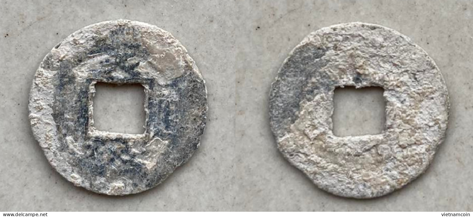 Ancient Annam Coin  Thien Khai Thong Bao (zinc Coin) (天启通宝) THE NGUYEN LORDS (1558-1778) - Viêt-Nam